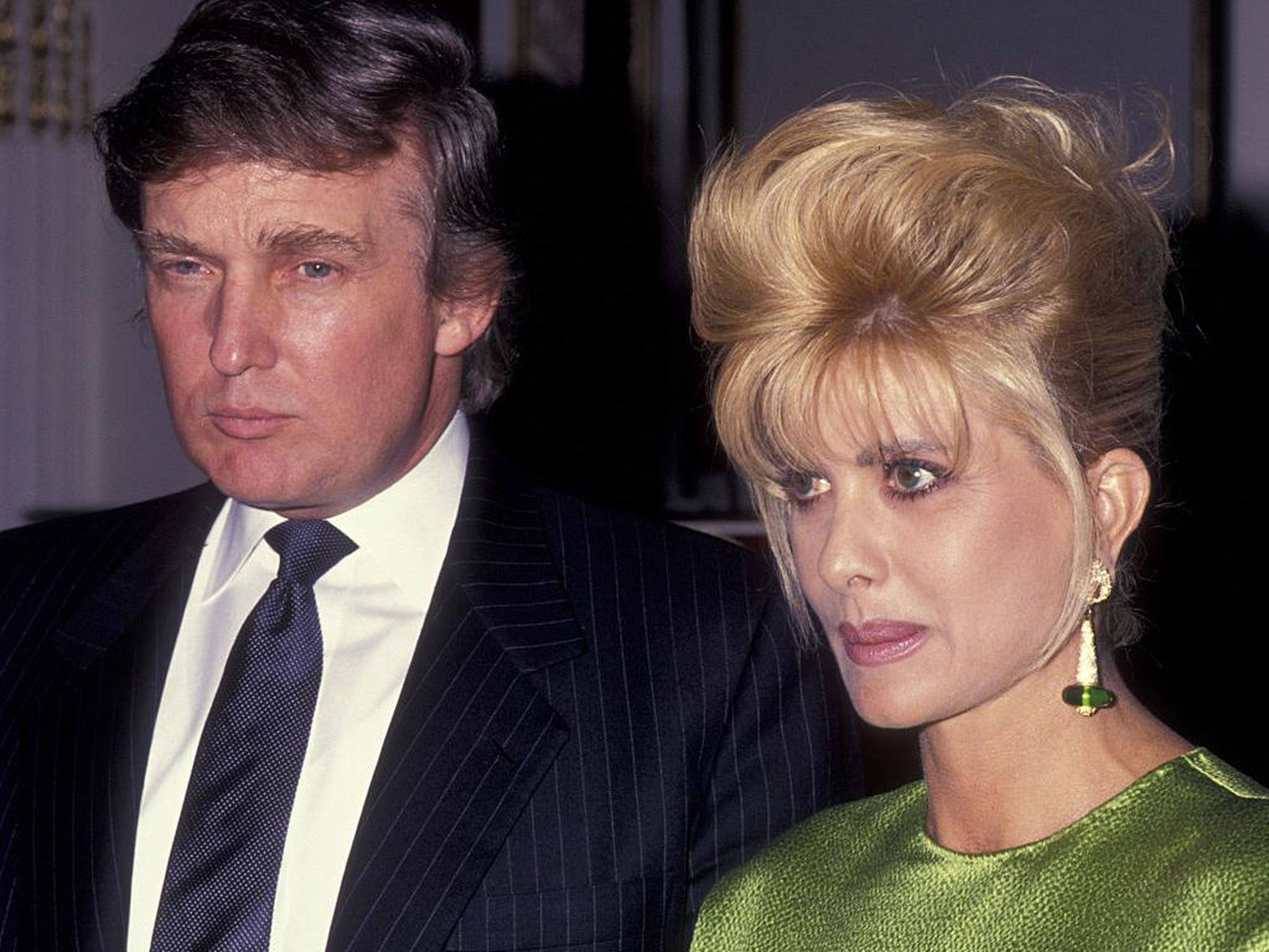 Donald e Ivana Trump asisten a los premios Man of the Year que rendían homenaje a Lawrence Harvey. 9 de abril de 1991 en el Hotel Plaza de Nueva York.
