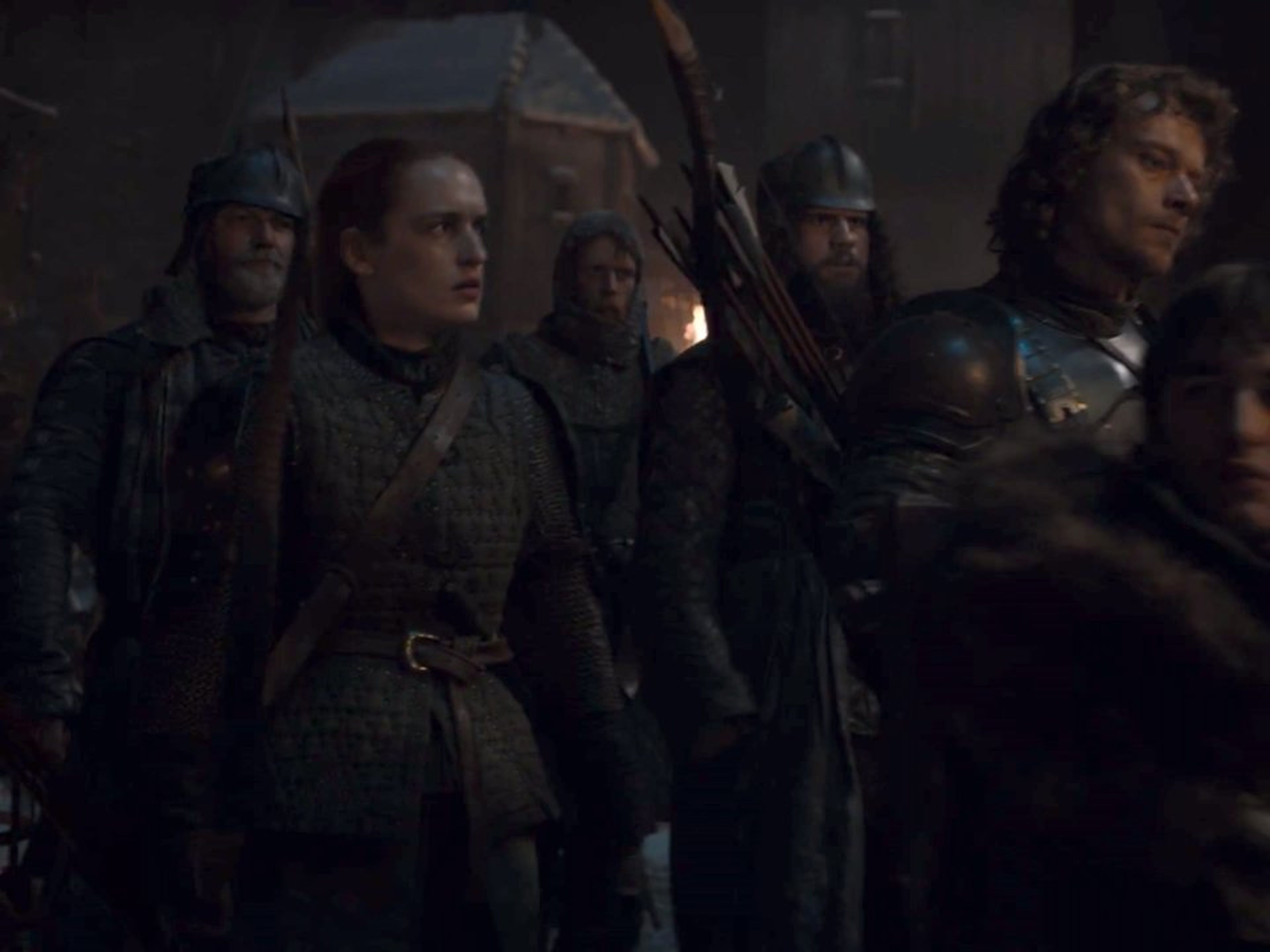 El episodio comienza con Alys, Theon y otros soldados protegiendo a Bran en el arciano