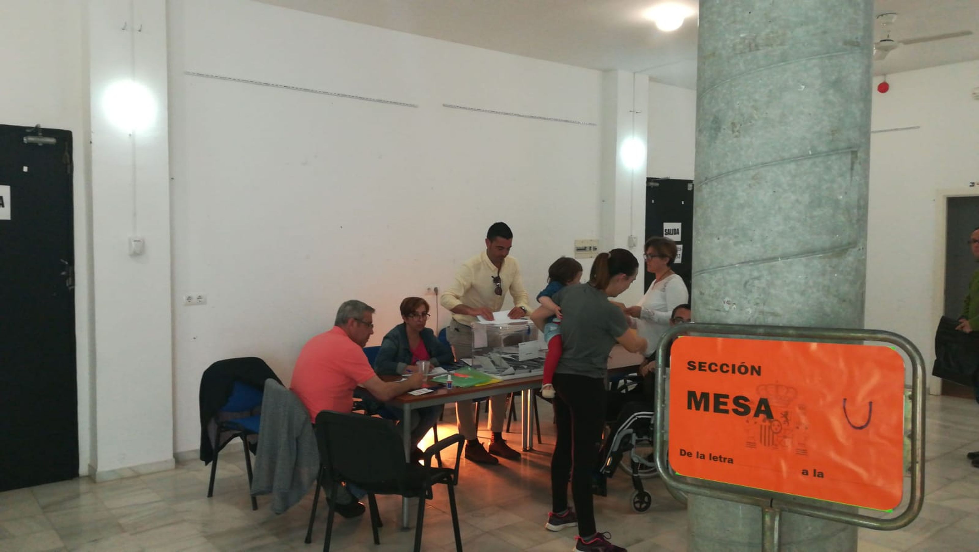 Mesa electoral en el cine de La Puebla de los Infantes, Sevilla