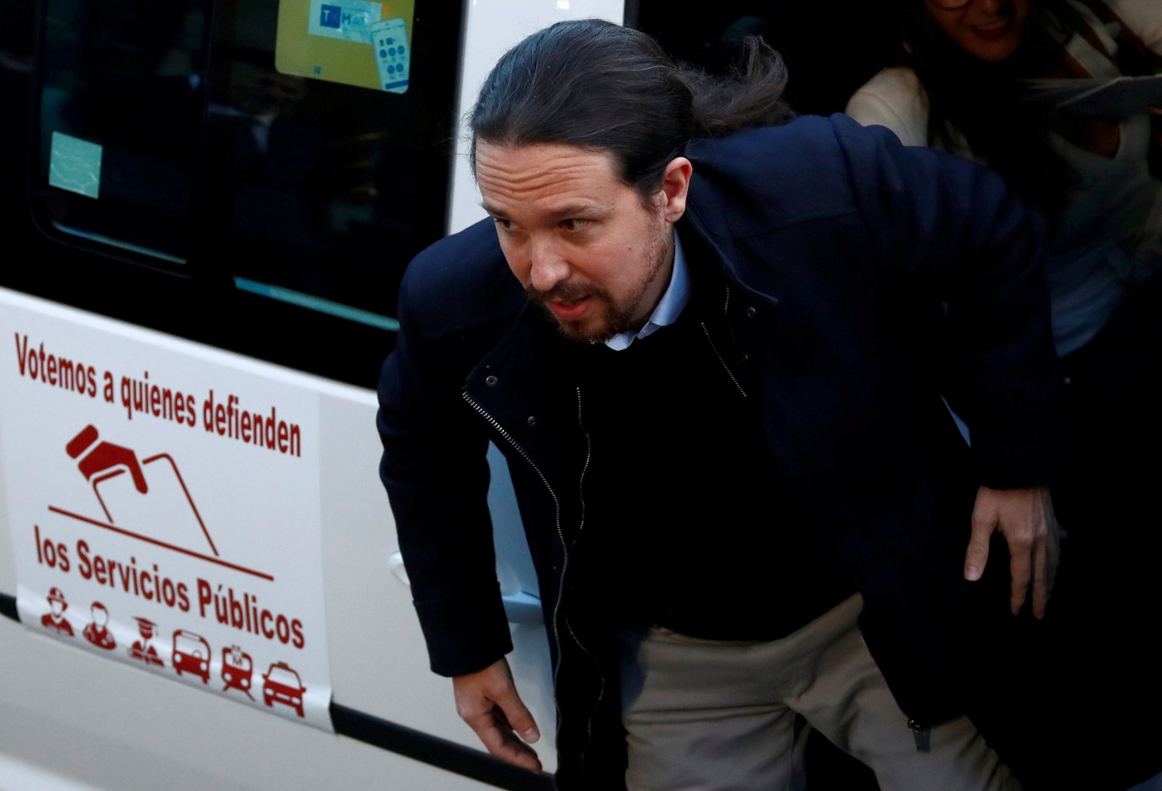 Pablo Iglesias, líder de Unidas Podemos, llega al debate electoral de Atresmedia en taxi.
