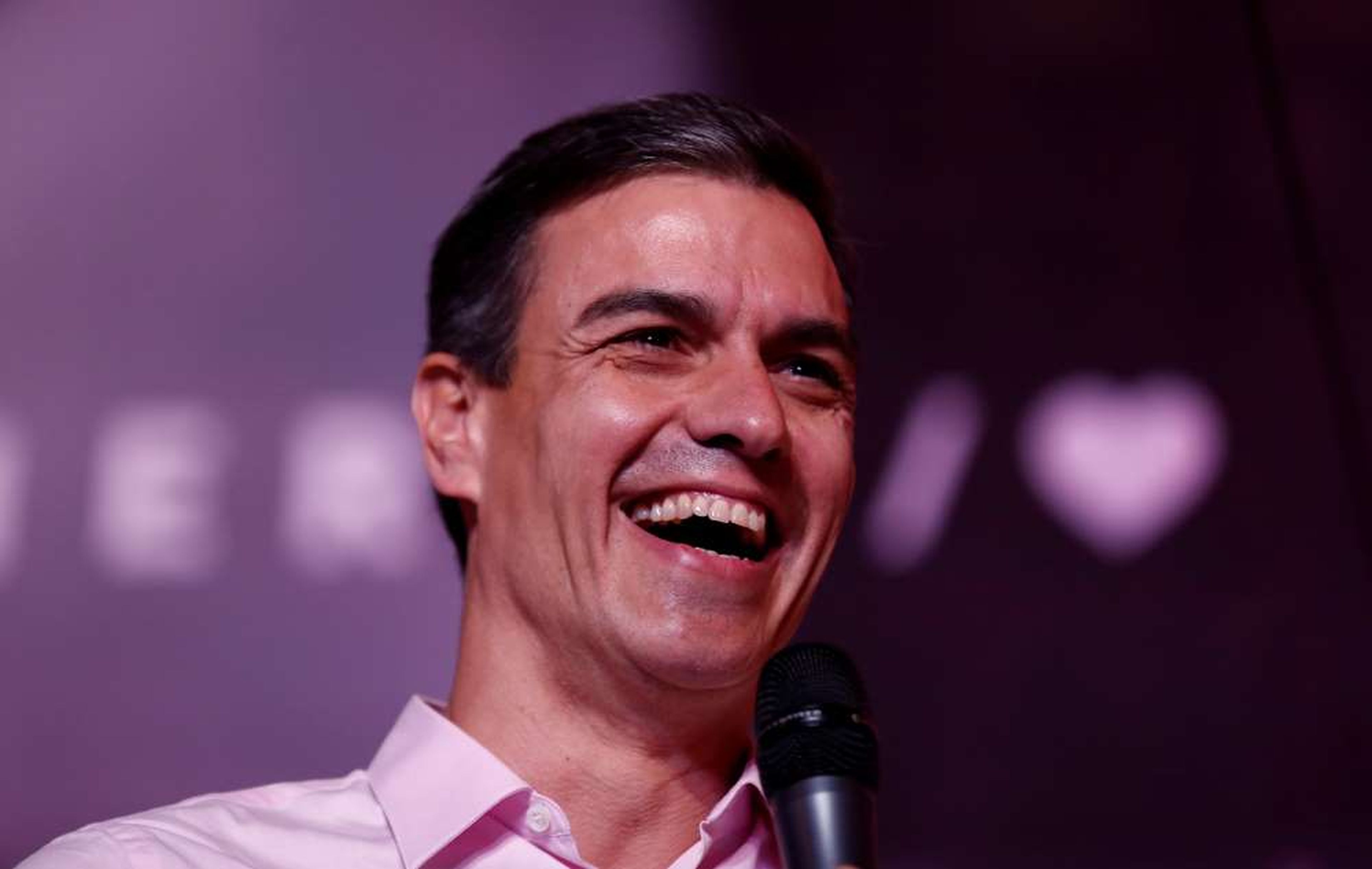 Pedro Sánchez celebra la victoria del PSOE