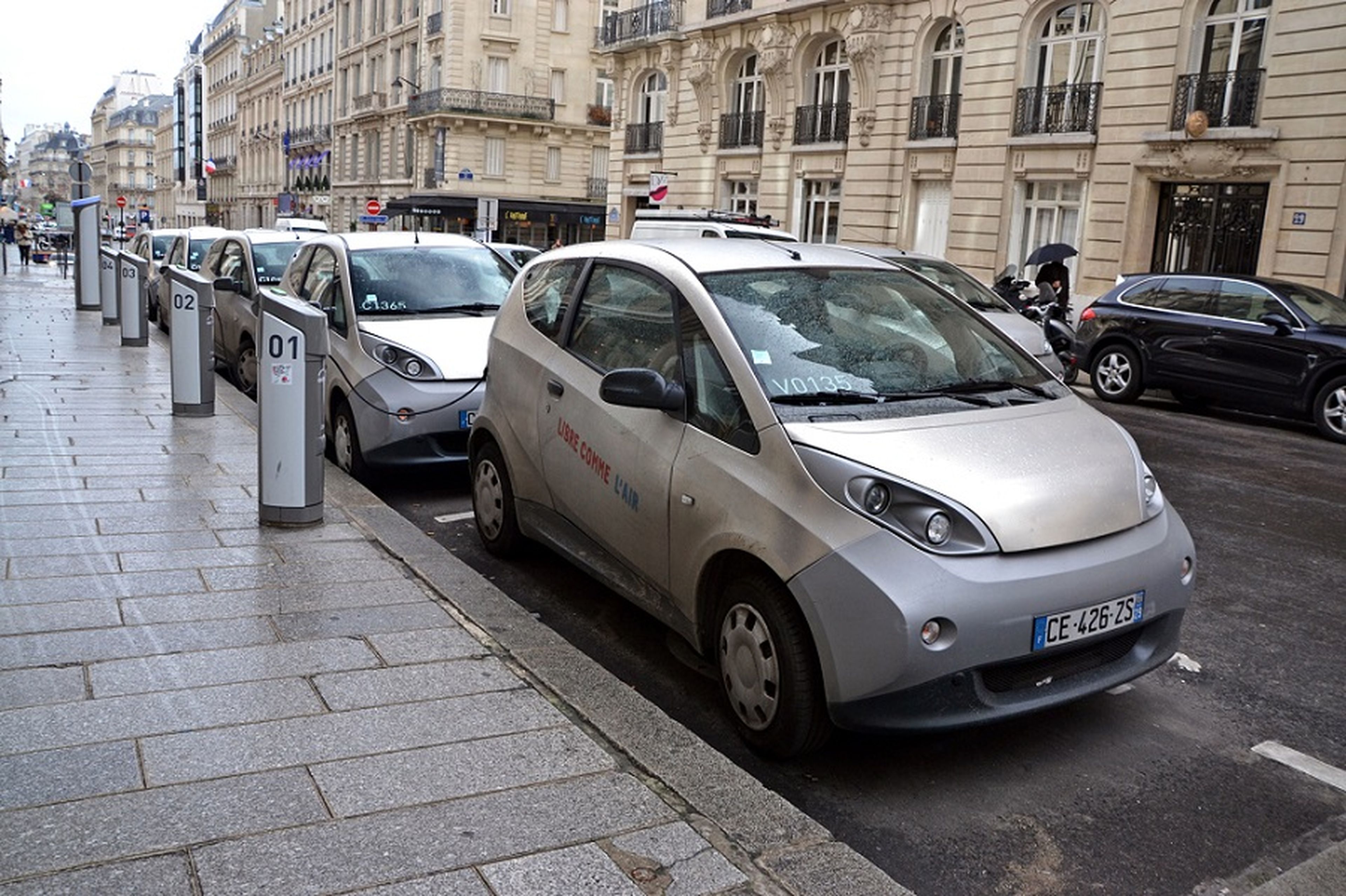 Puntos de recarga y coches eléctricos en París