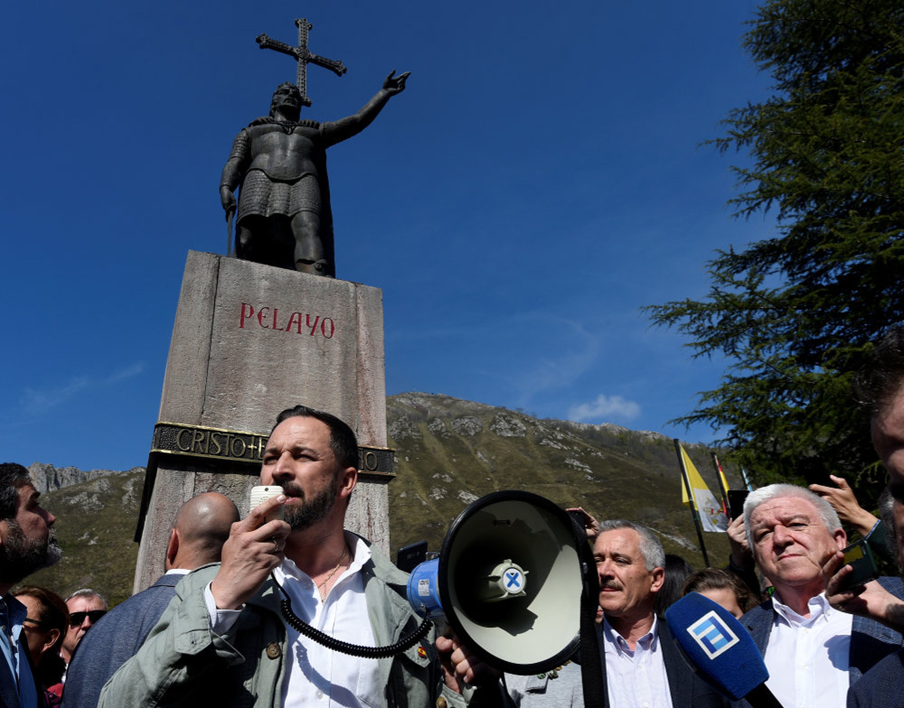 Santiago Abascal asiste a un mitin en Covadonga, el 12 de abril de 2019