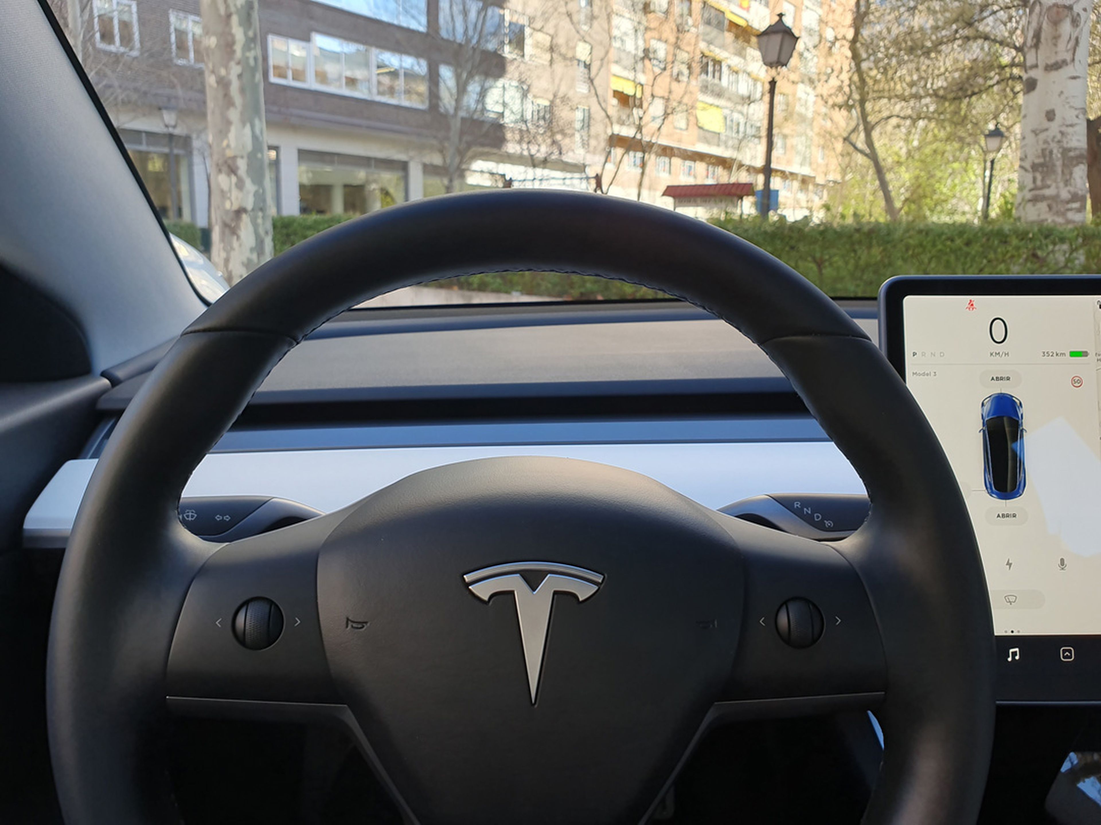 Así es el volante del Tesla Model 3