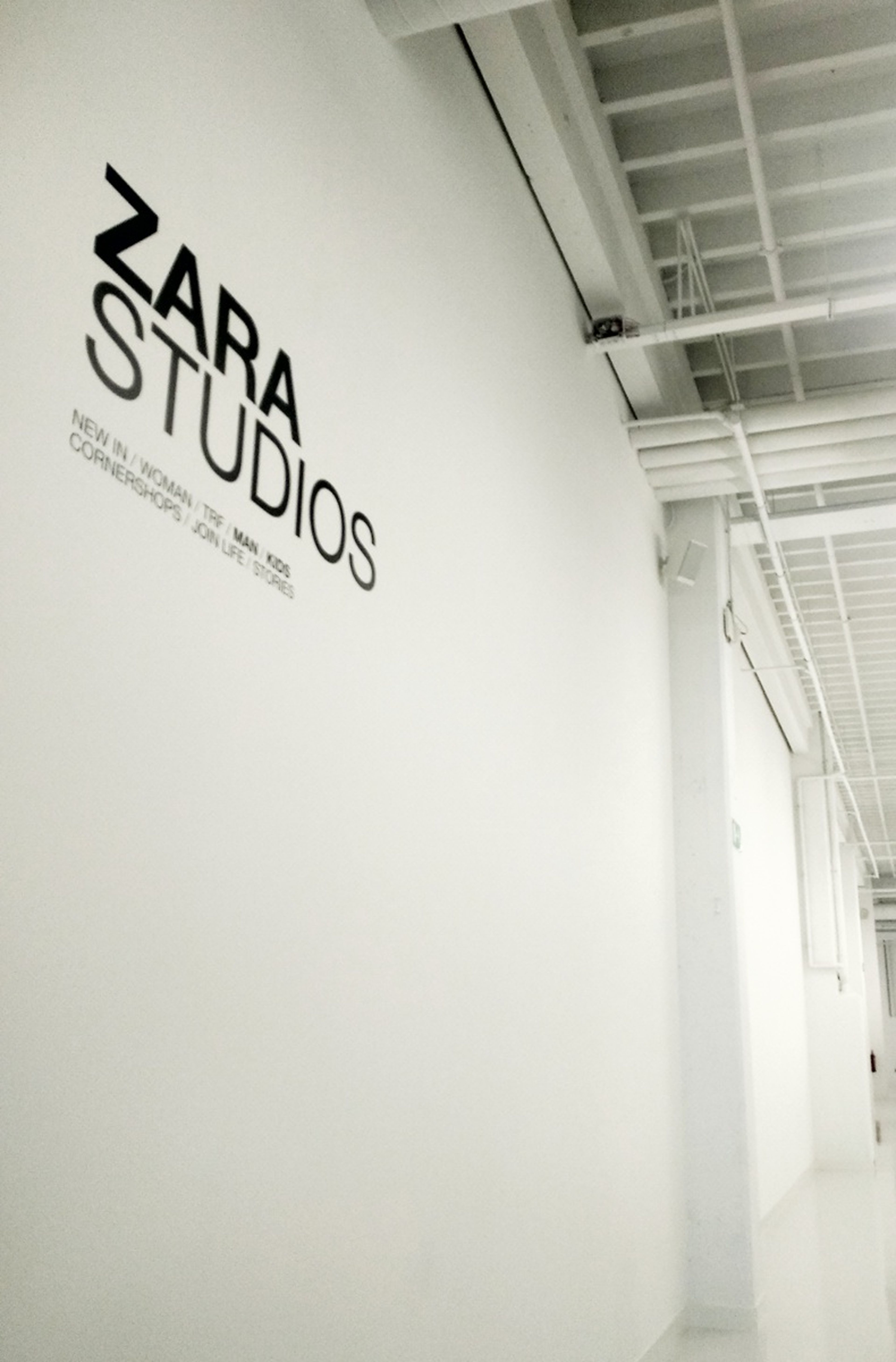 El vestíbulo de Zara Studios