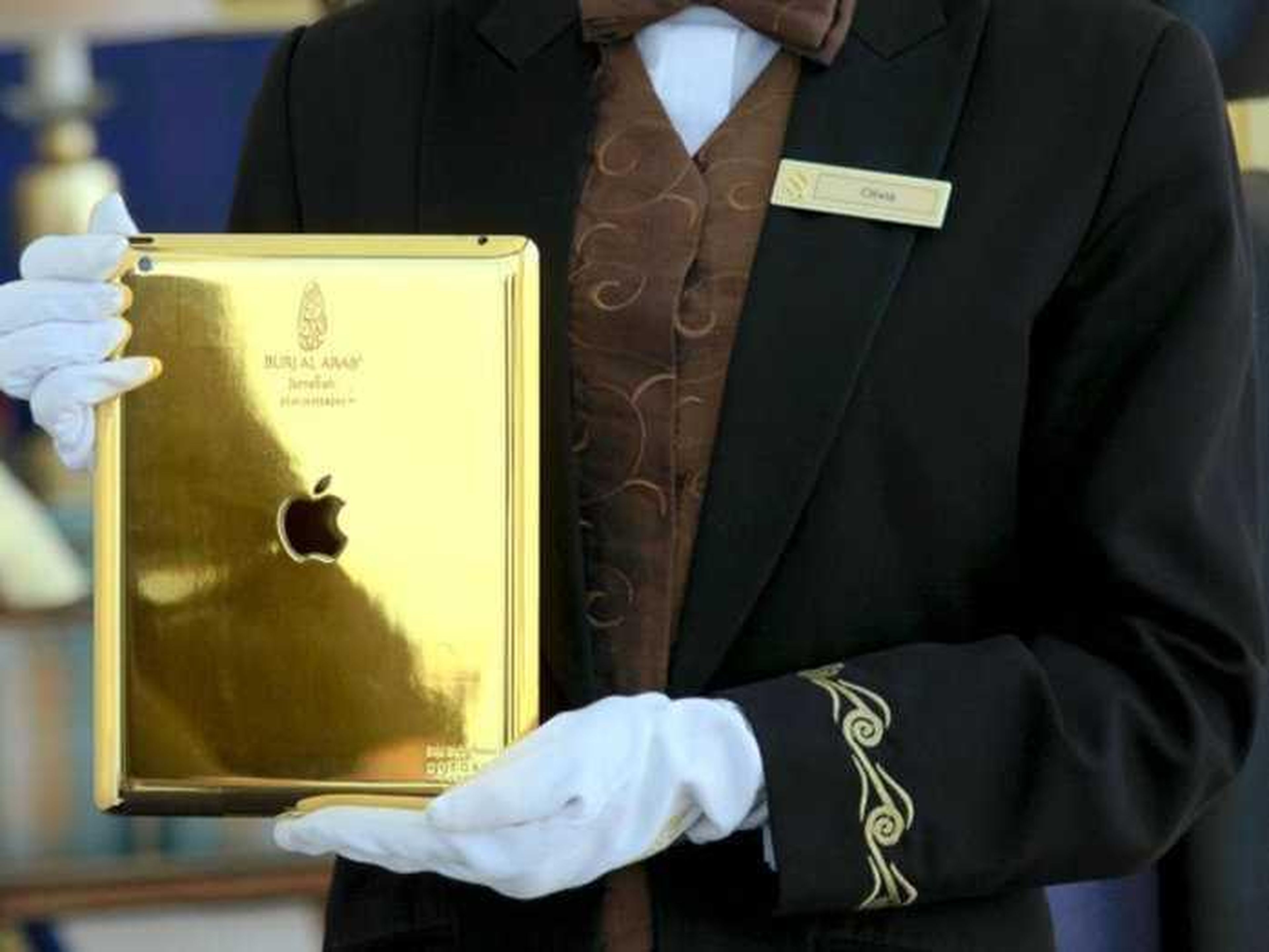 10. Guests receive a 14-karat gold iPad to use during their stay.
