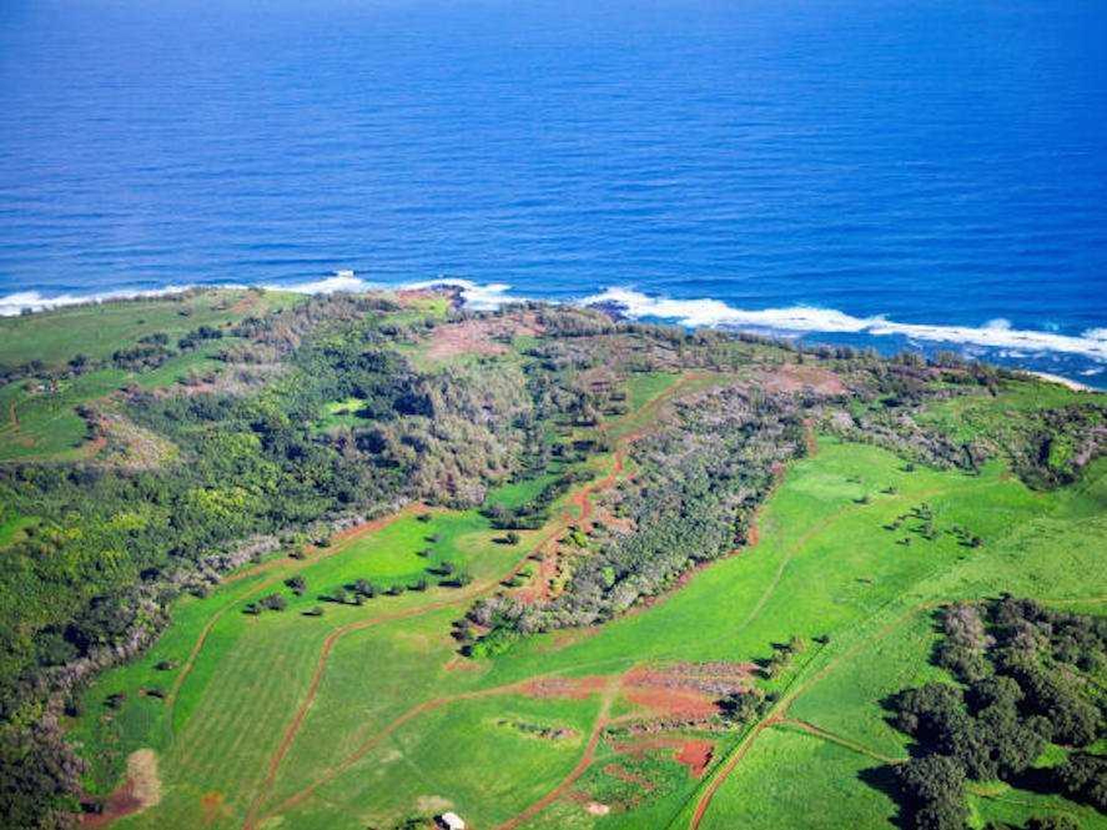 The Kahu’aina Plantation is located on 357 acres of land in Kilauea, Hawaii.
