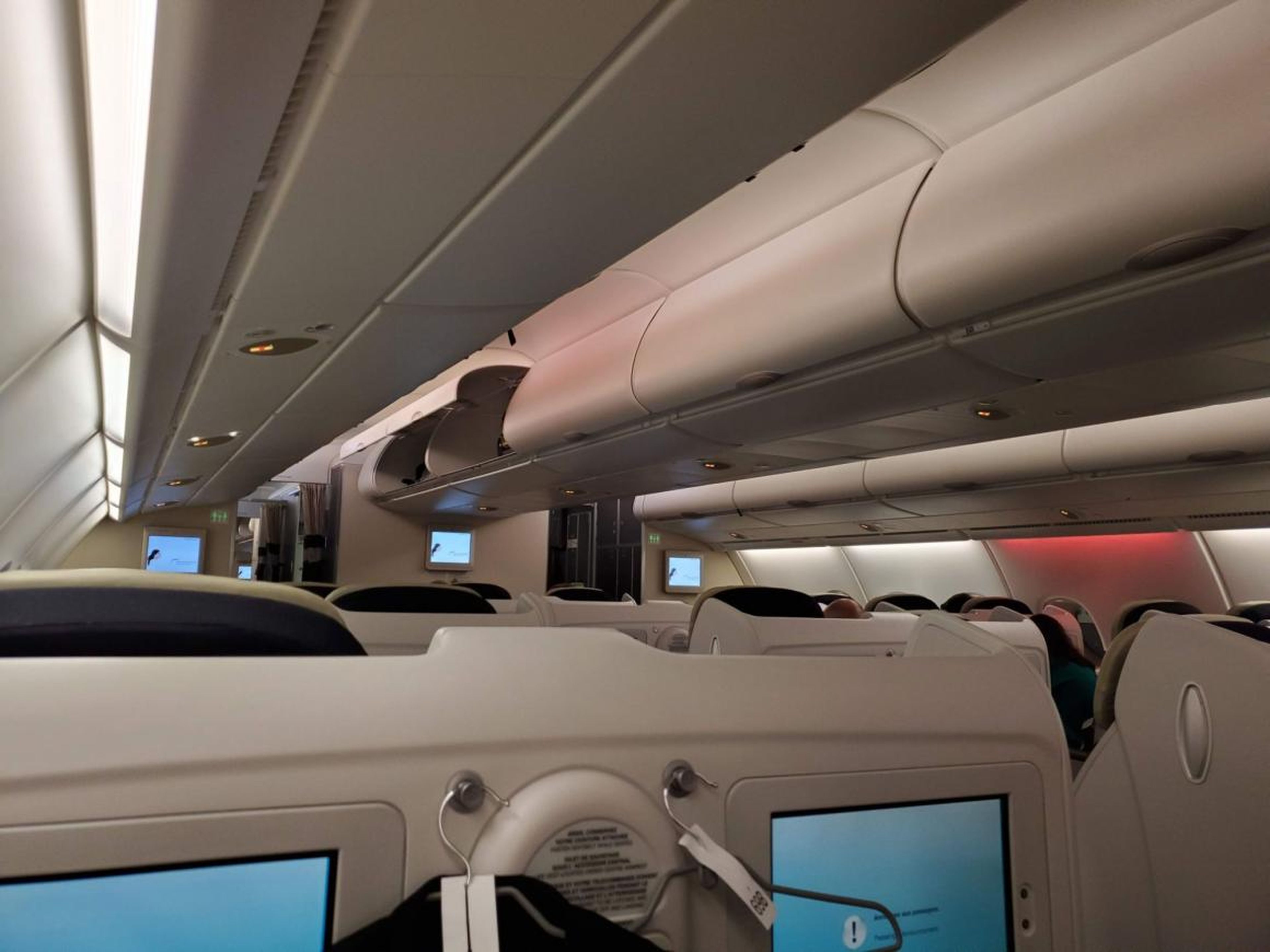The business-class cabin had six seats per row, in a 2-2-2 configuration, so everyone had ample space. I would suggest choosing one of the two window bays if you're traveling with someone, and choosing the middle bay if you're
