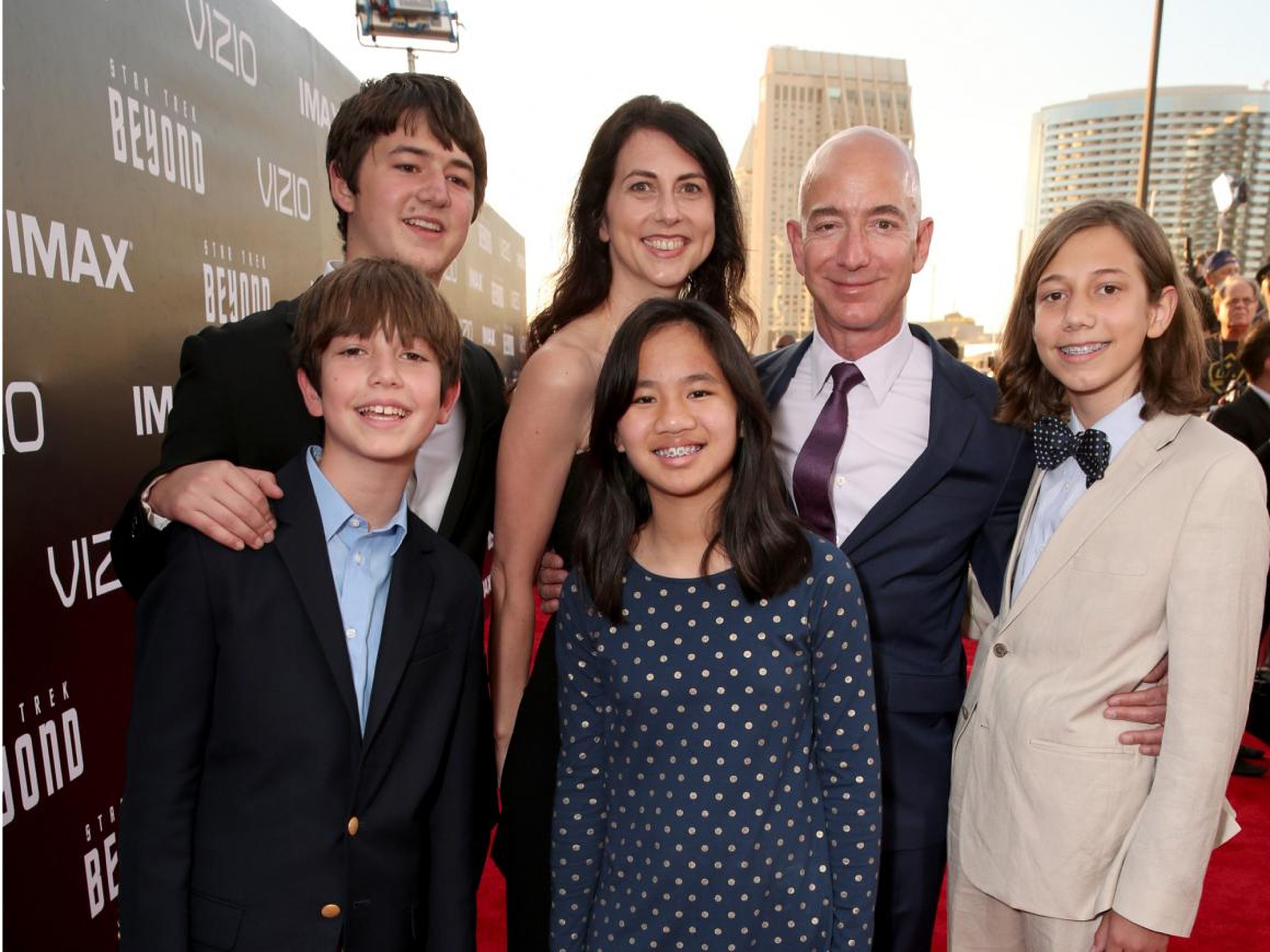 La familia Bezos en 2016.