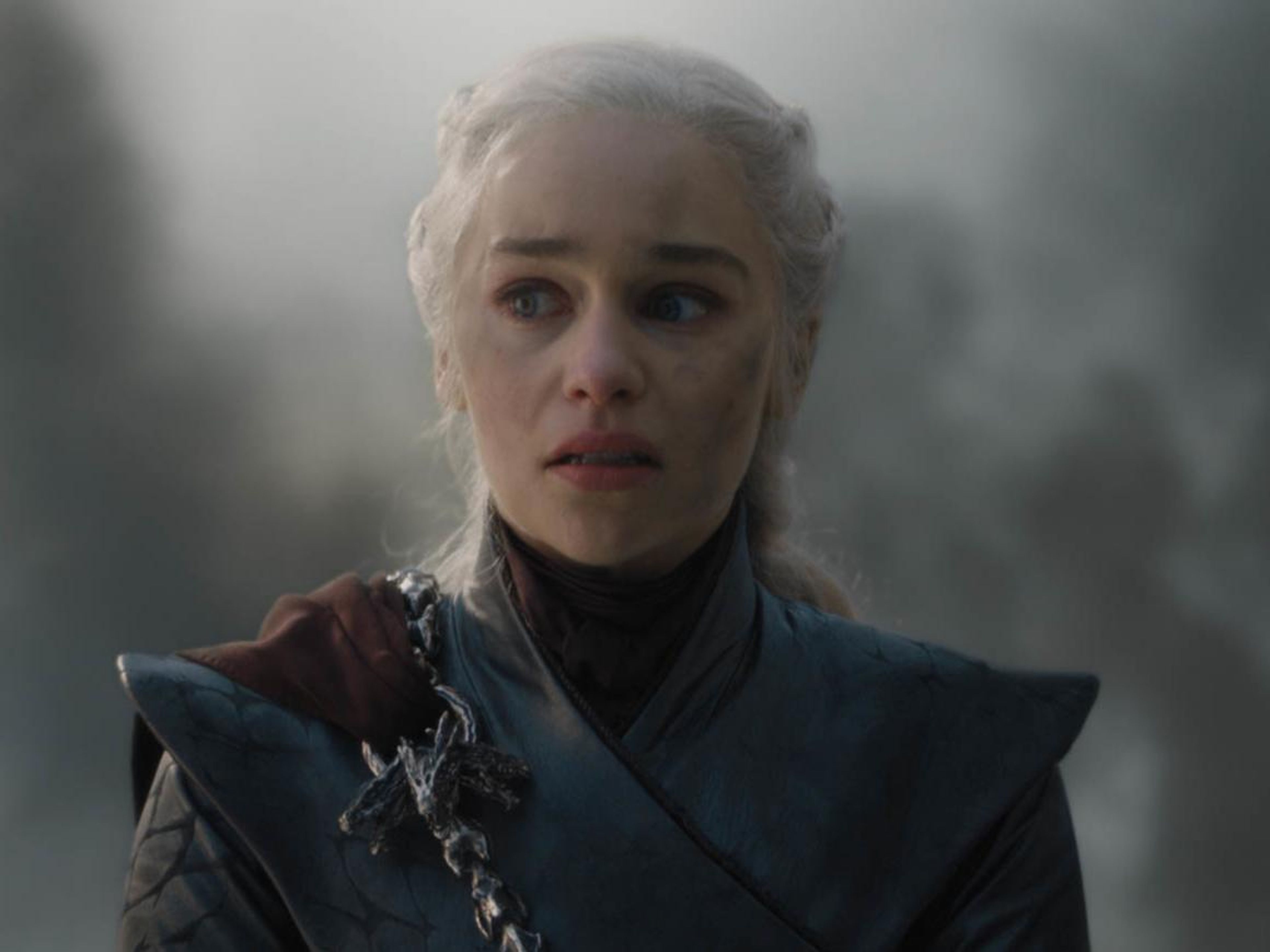 Emilia Clarke como Daenerys Targaryen.