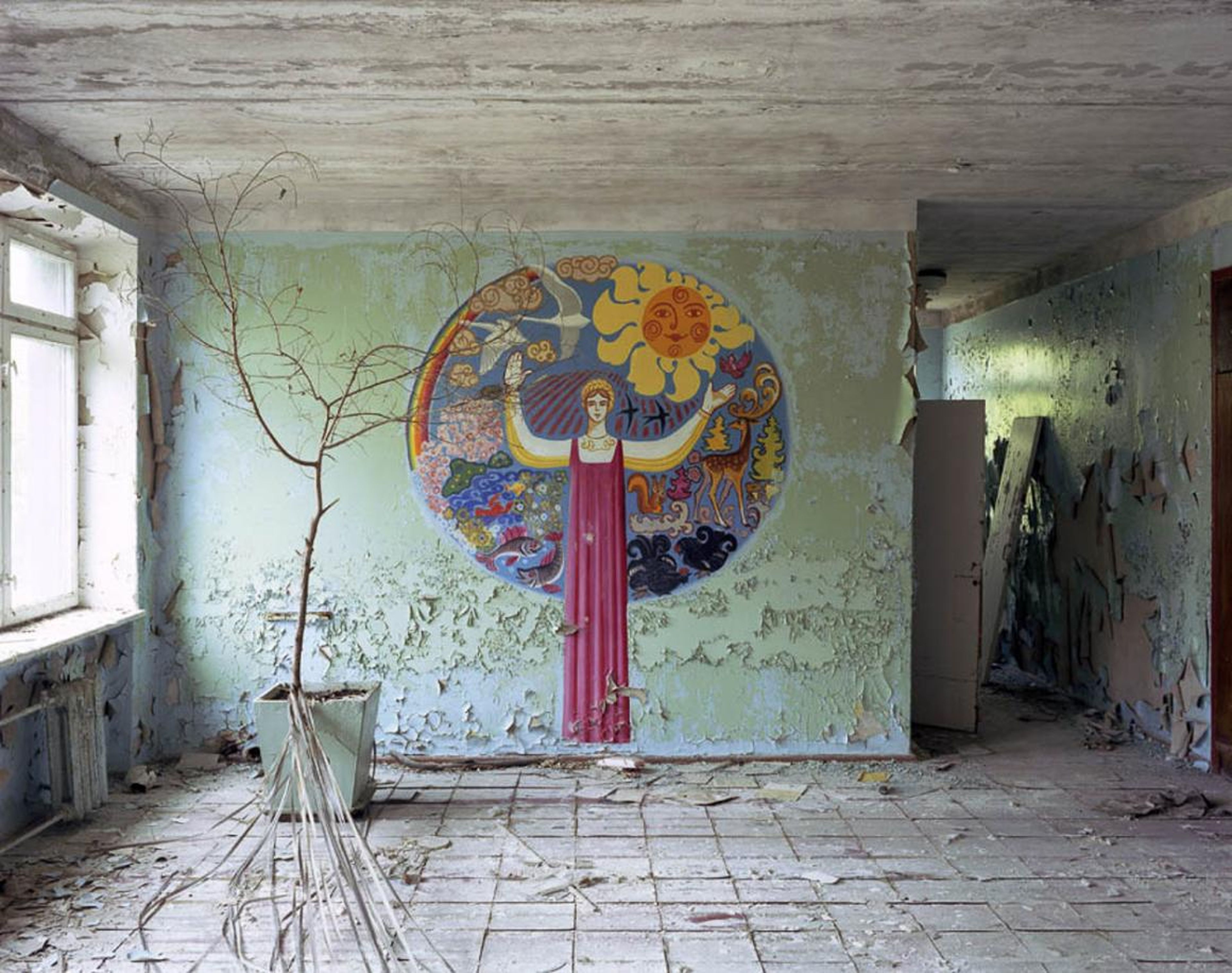 Mural, pasillo de la escuela, Pripyat, 2003.