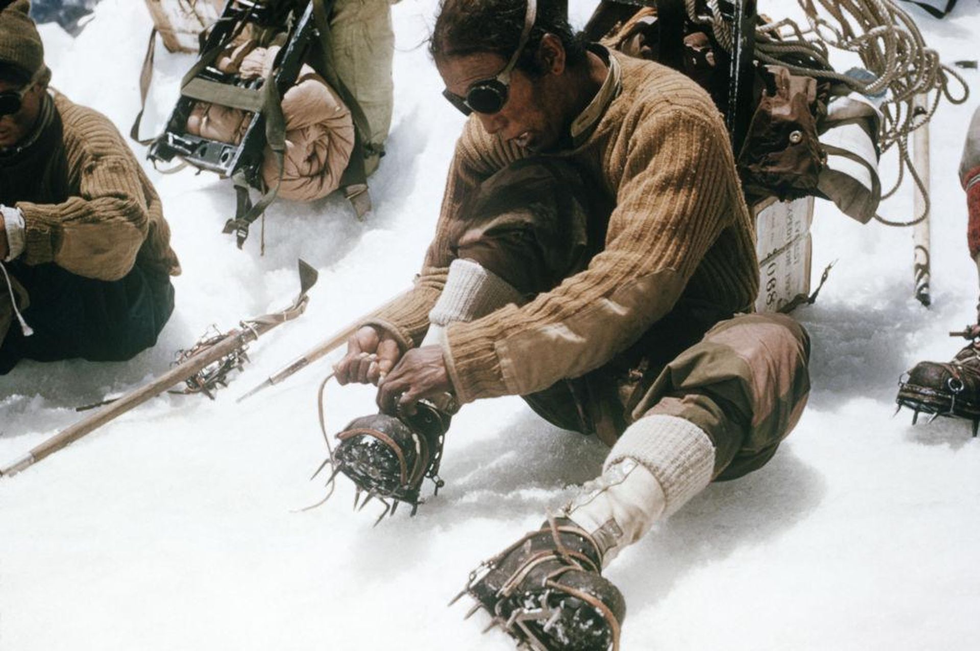 Fotos muestran cómo escalar el Everest ha cambiado con los años