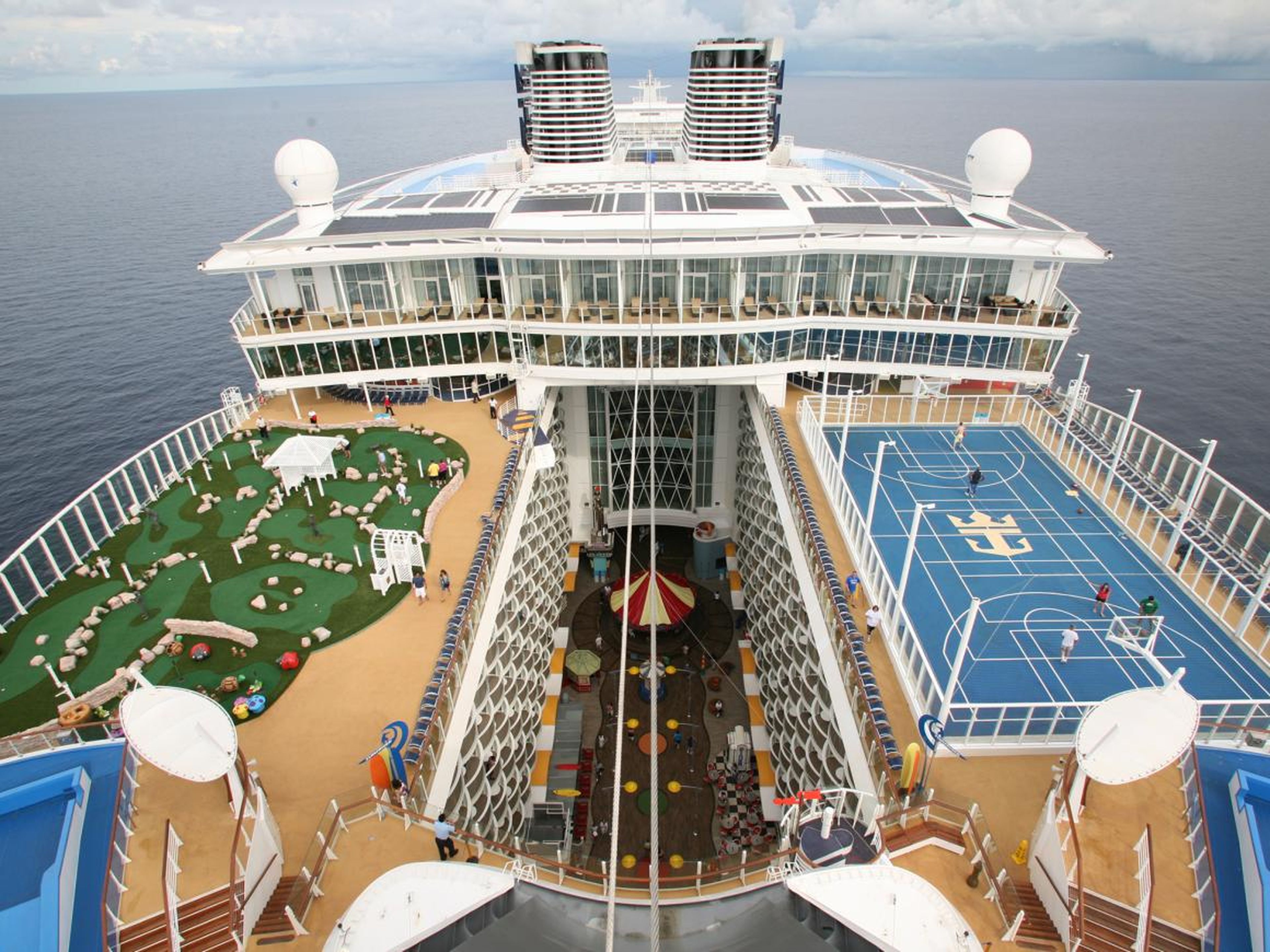 Royal Caribbean hace que los gastos a bordo parezcan pequeños ofreciéndolos durante el proceso de reserva.