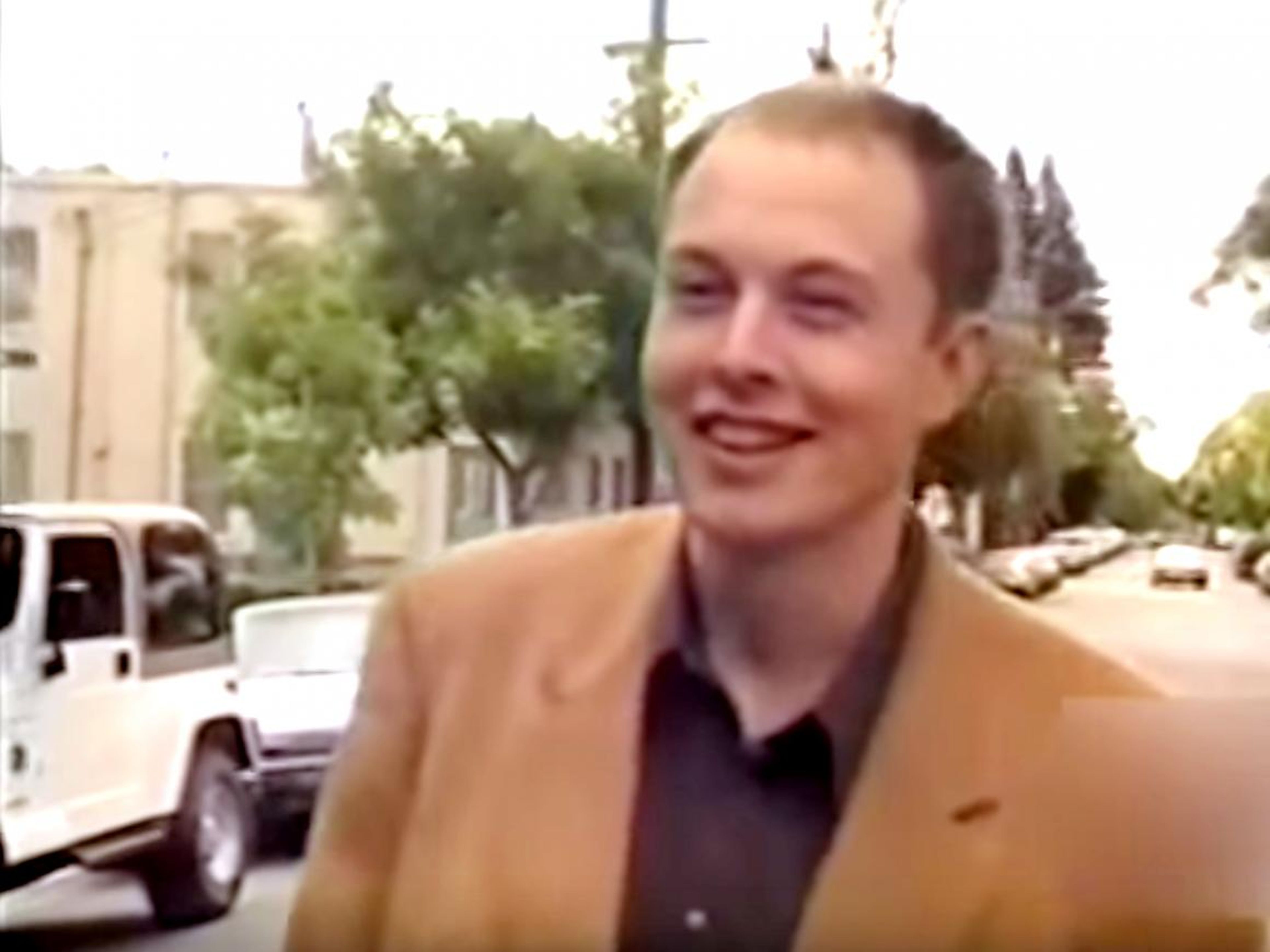 Fundador de Tesla Elon Musk - Edad 24