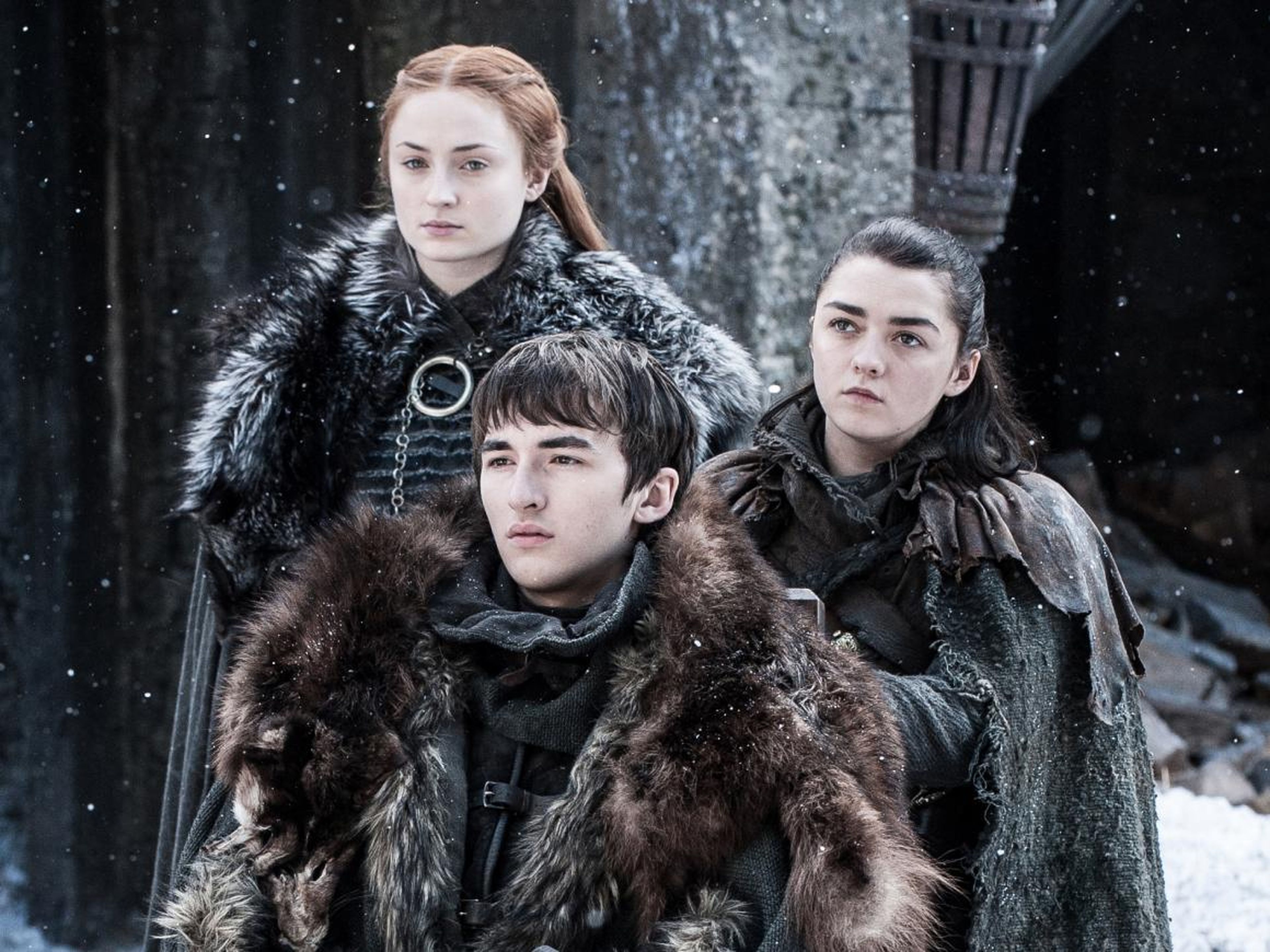 Sansa, Bran, y Arya Stark controlas Invernalia.
