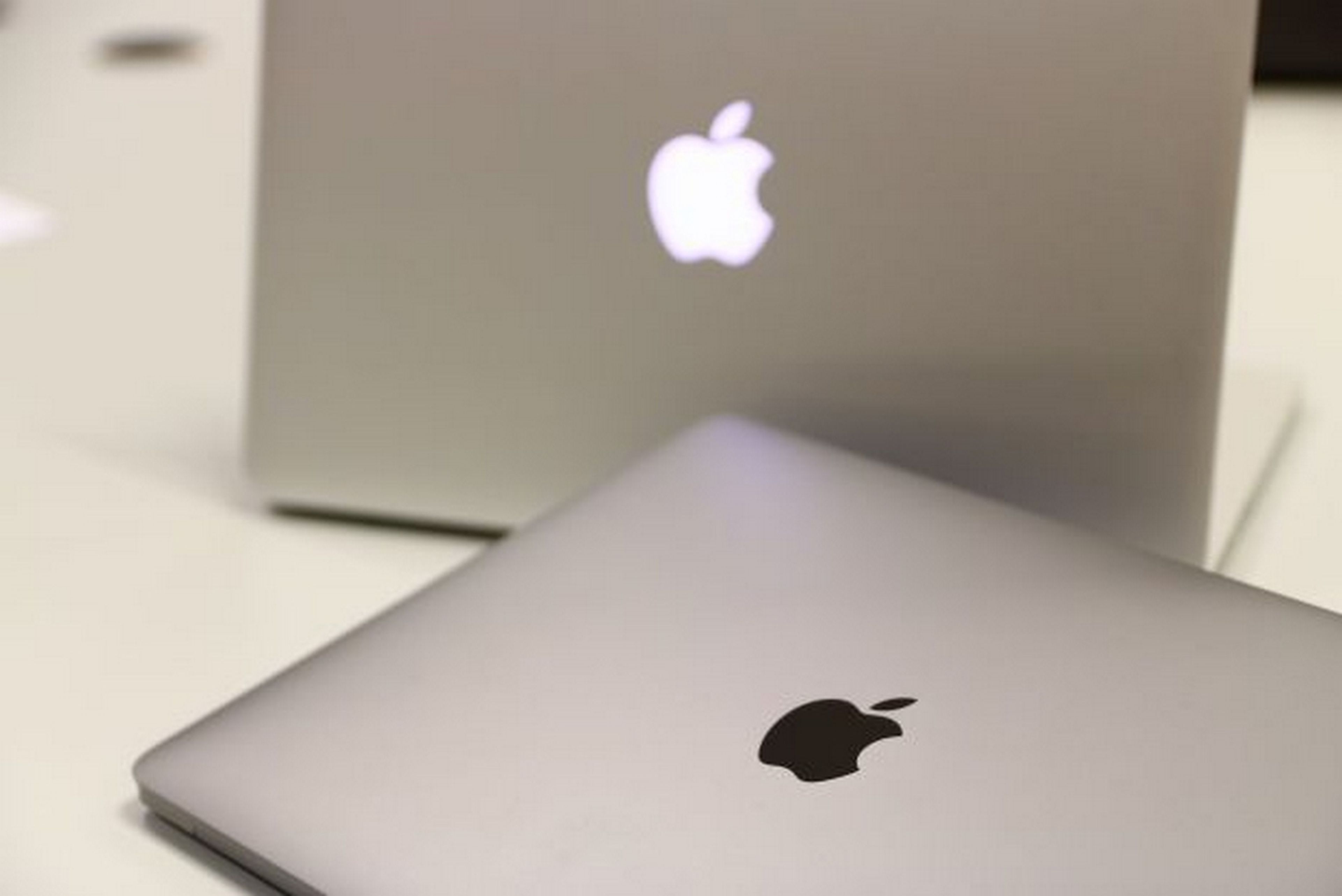 Apple retira algunos MacBook Pro de 15 pulgadas por sobrecalientamiento de la batería