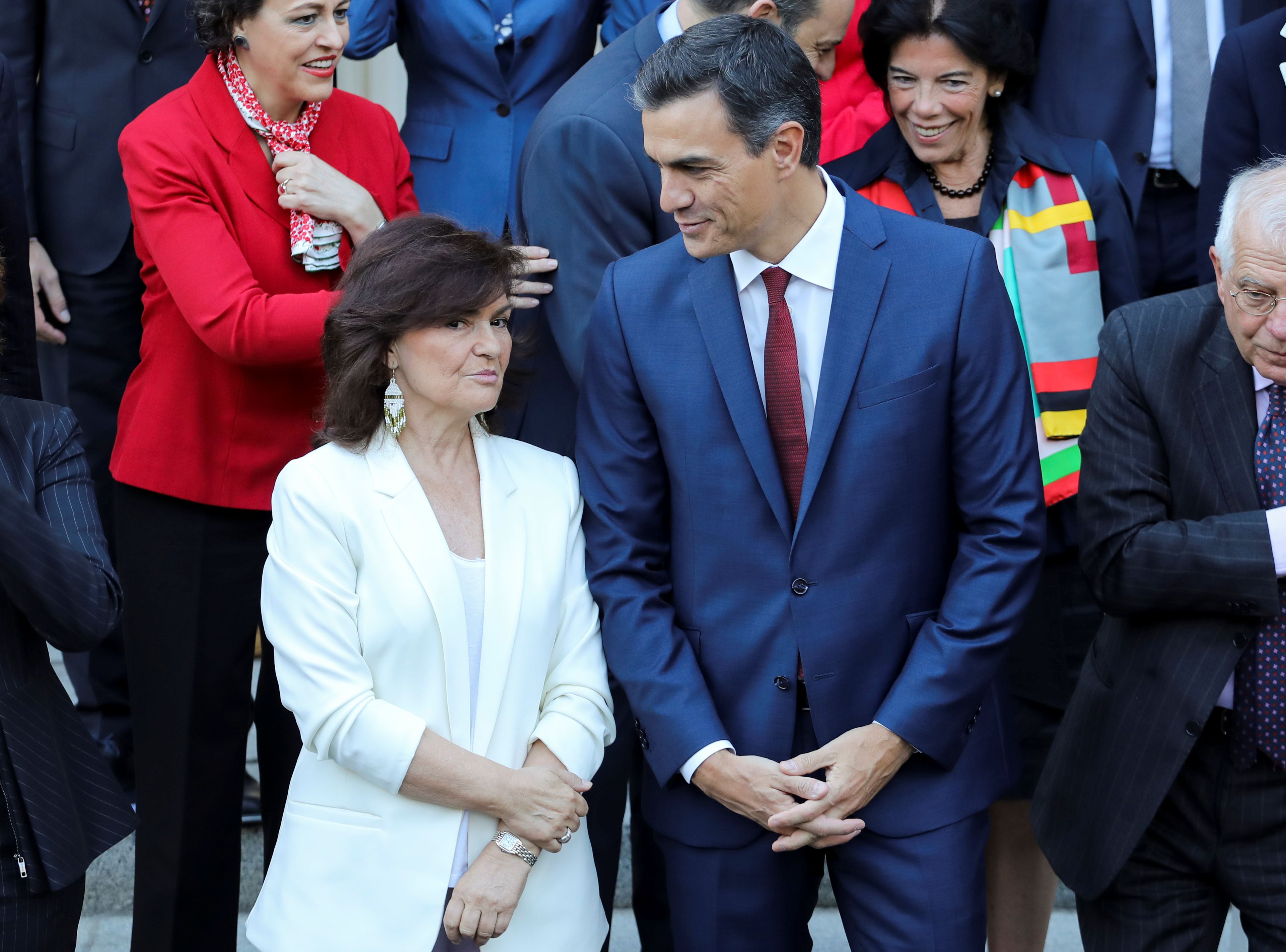 La vicepresidenta del Gobierno en funciones, Carmen Calvo, y el jefe del Ejecutivo en Funciones, Pedro Sánchez