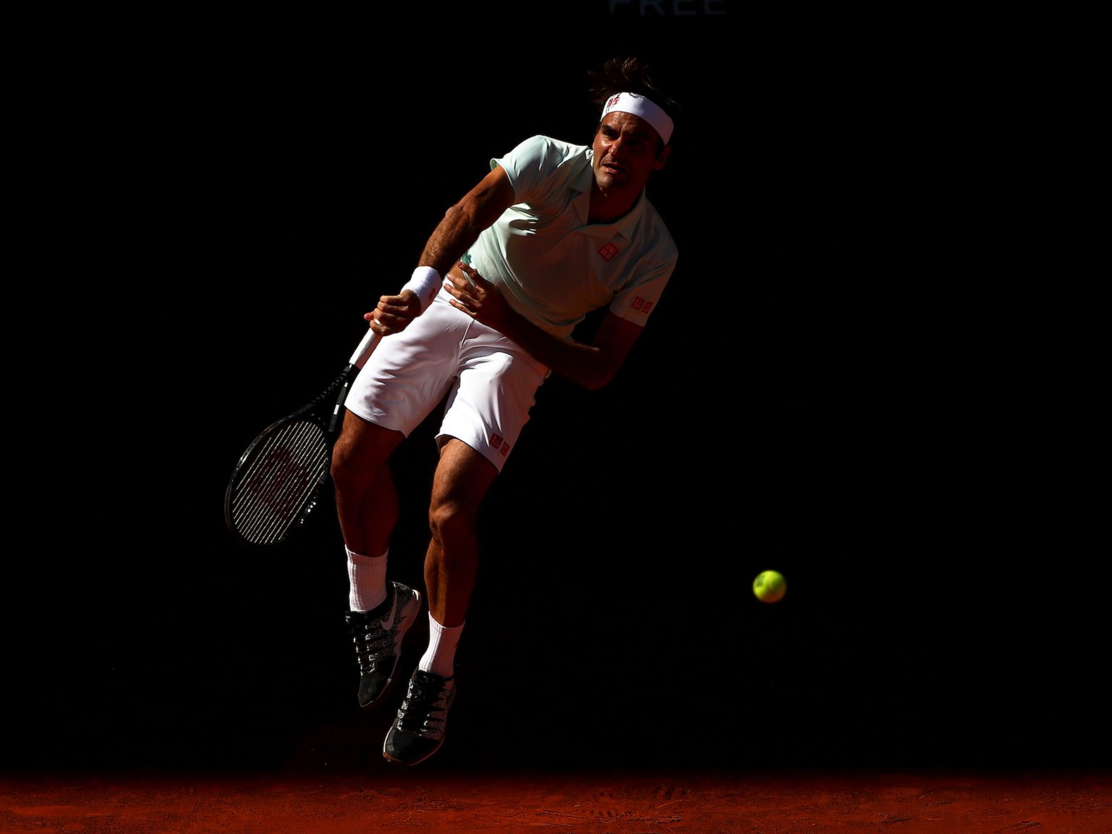 Federer saca desde la oscuridad en el Masters de Madrid 2019