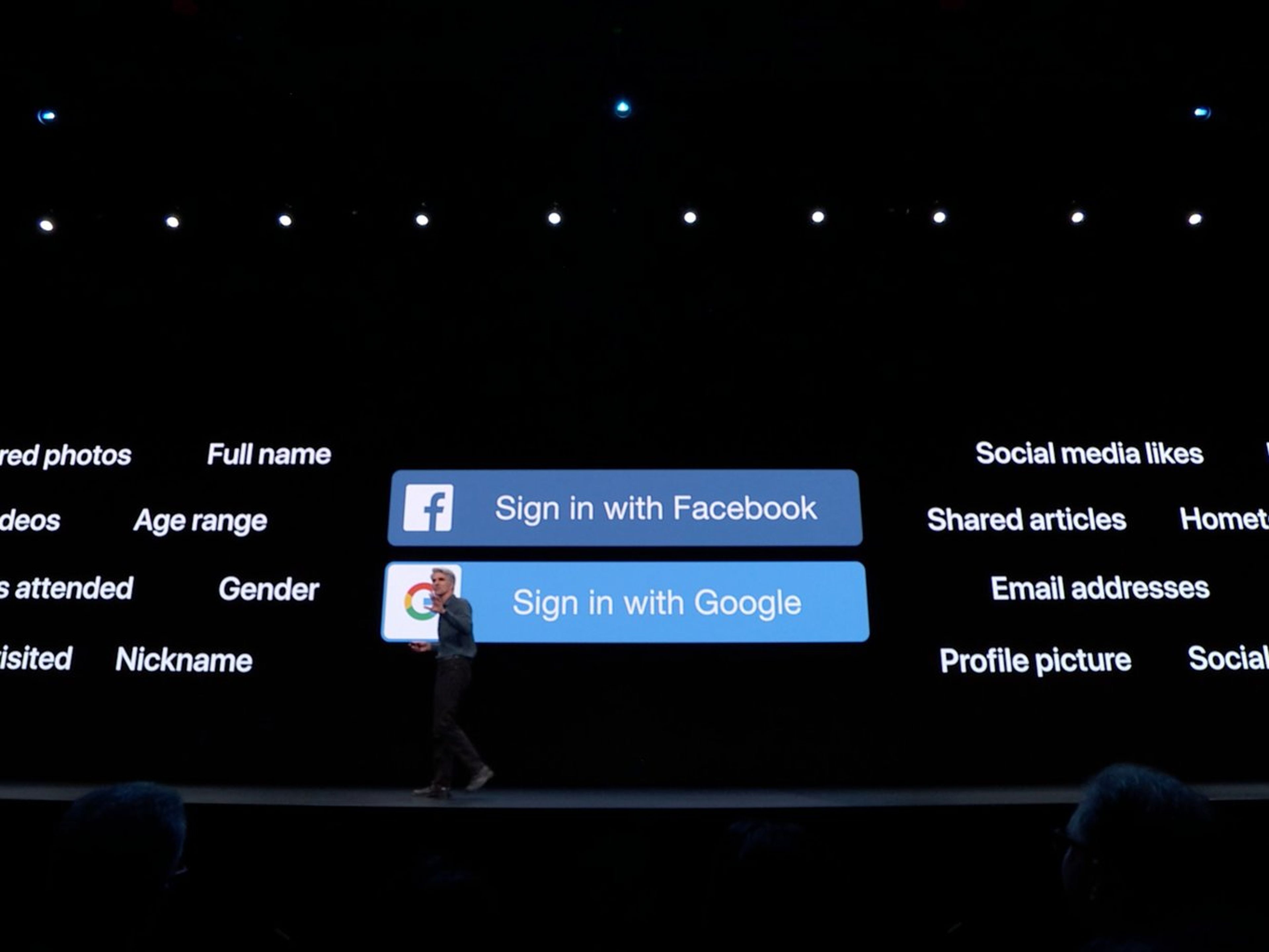 Keynote: Sign in with Facebook y Google