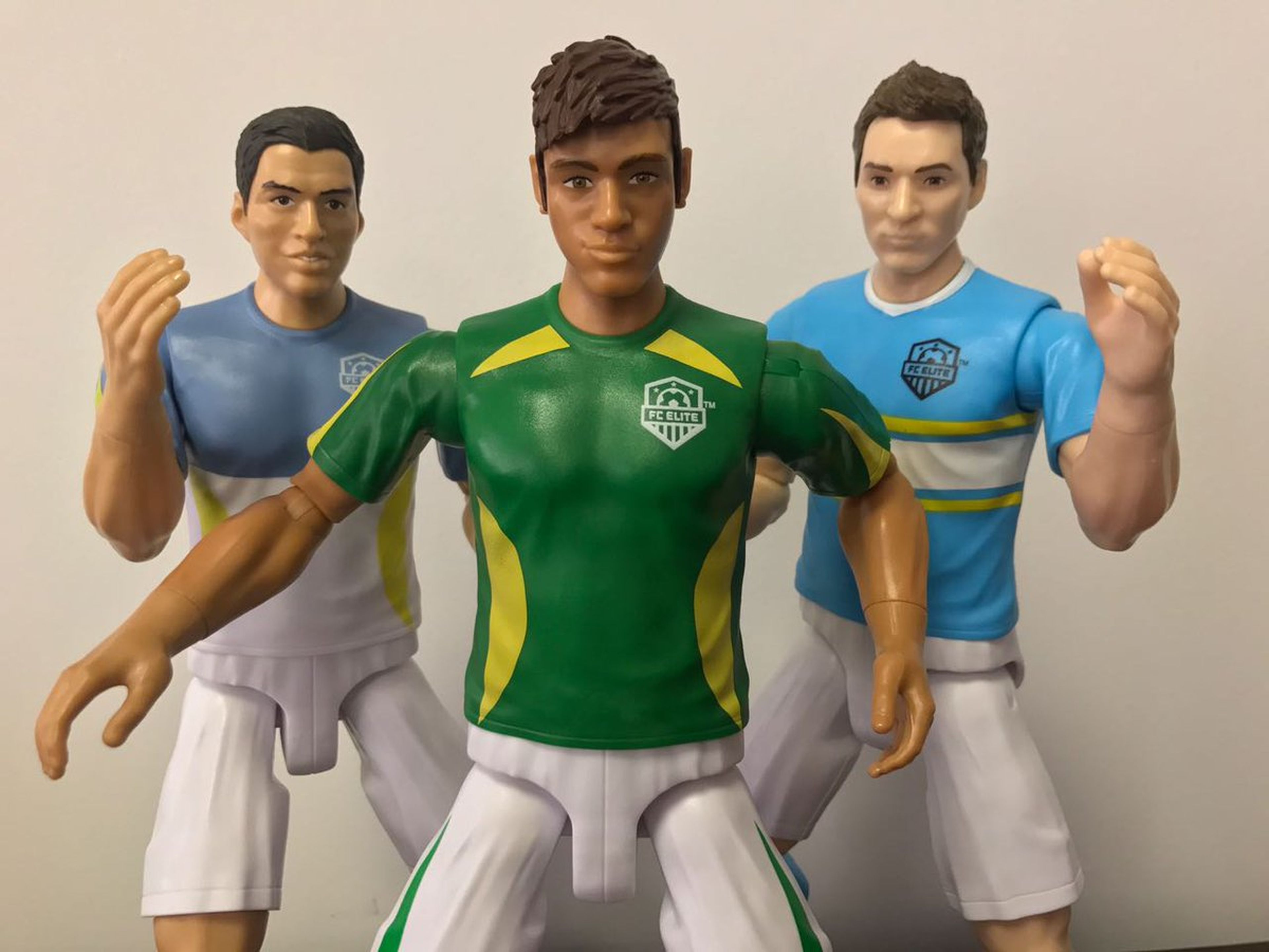 Muñecos de Luis Suárez, Neymar y Messi en la colección FC Elite de Mattel