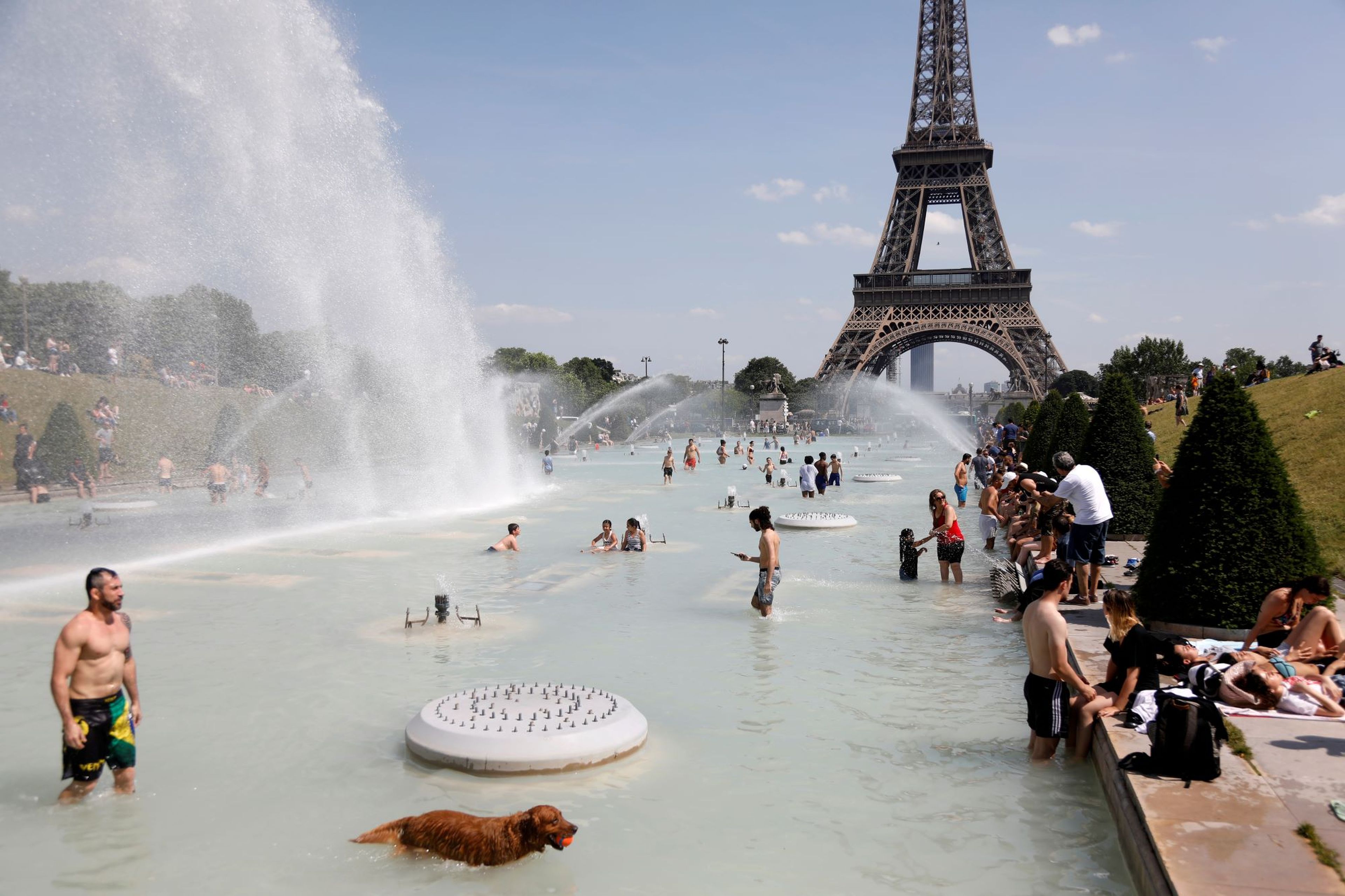 París combate la ola de calor