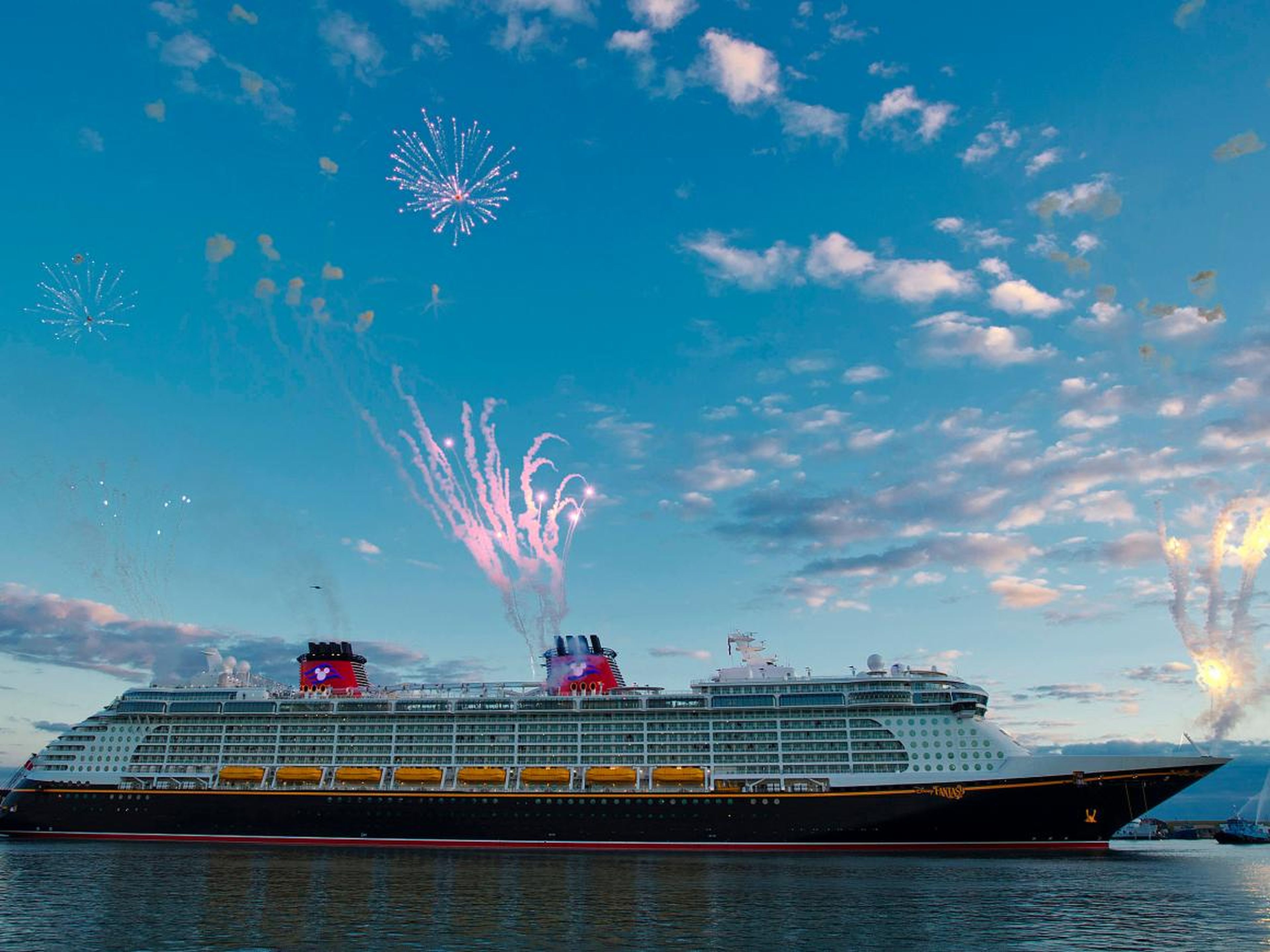 Muchos viajeros no saben que el crucero de Disney es conocido por sus eventos y espacios dedicados en exclusiva para adultos.