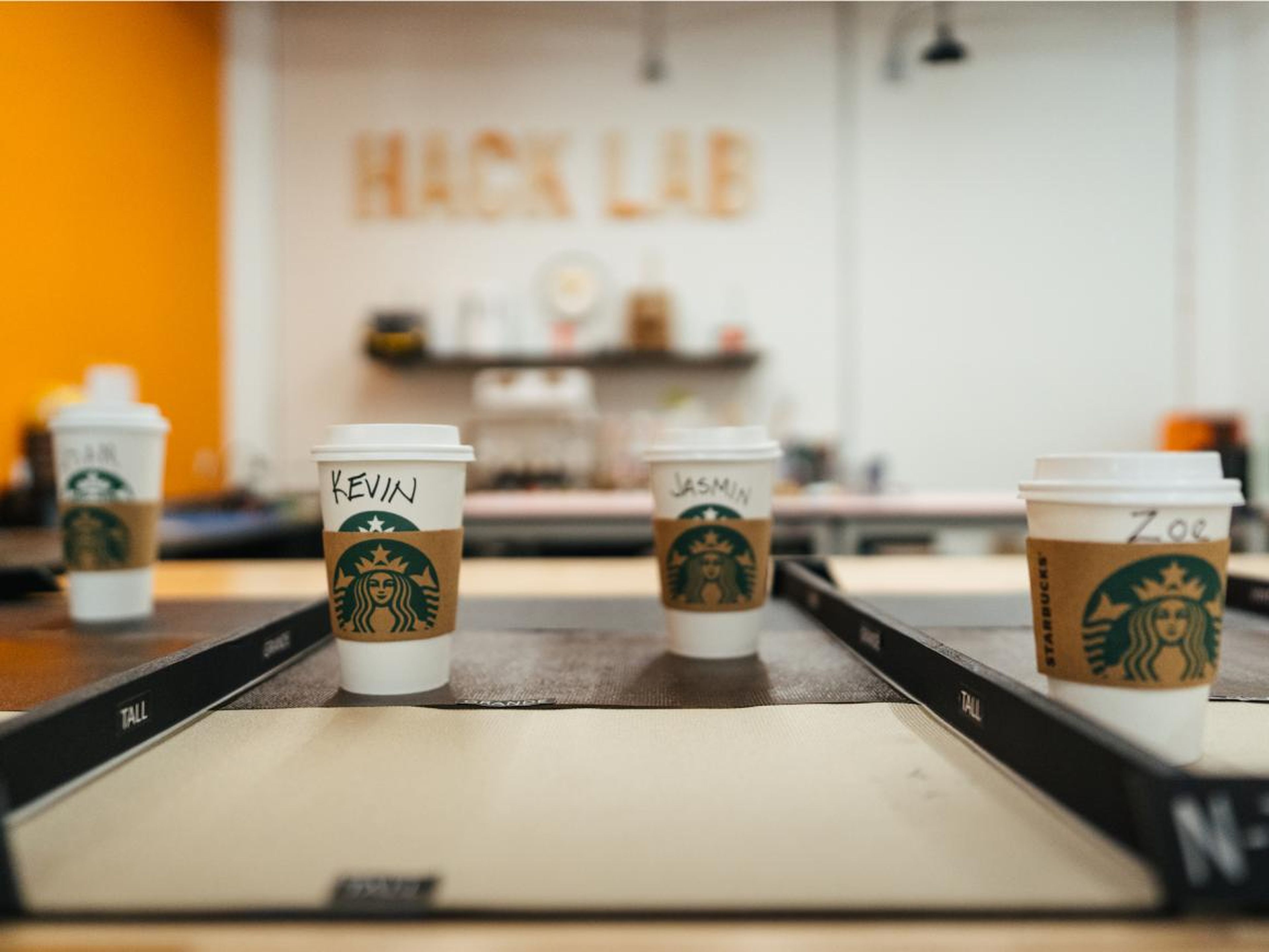 Los empleados de Starbucks fuera de Seattle pueden votar por los proyectos que les gusten y compartir sus propias ideas a través de Springboard, un sitio web interno de la compañía para fomentar la innovación.