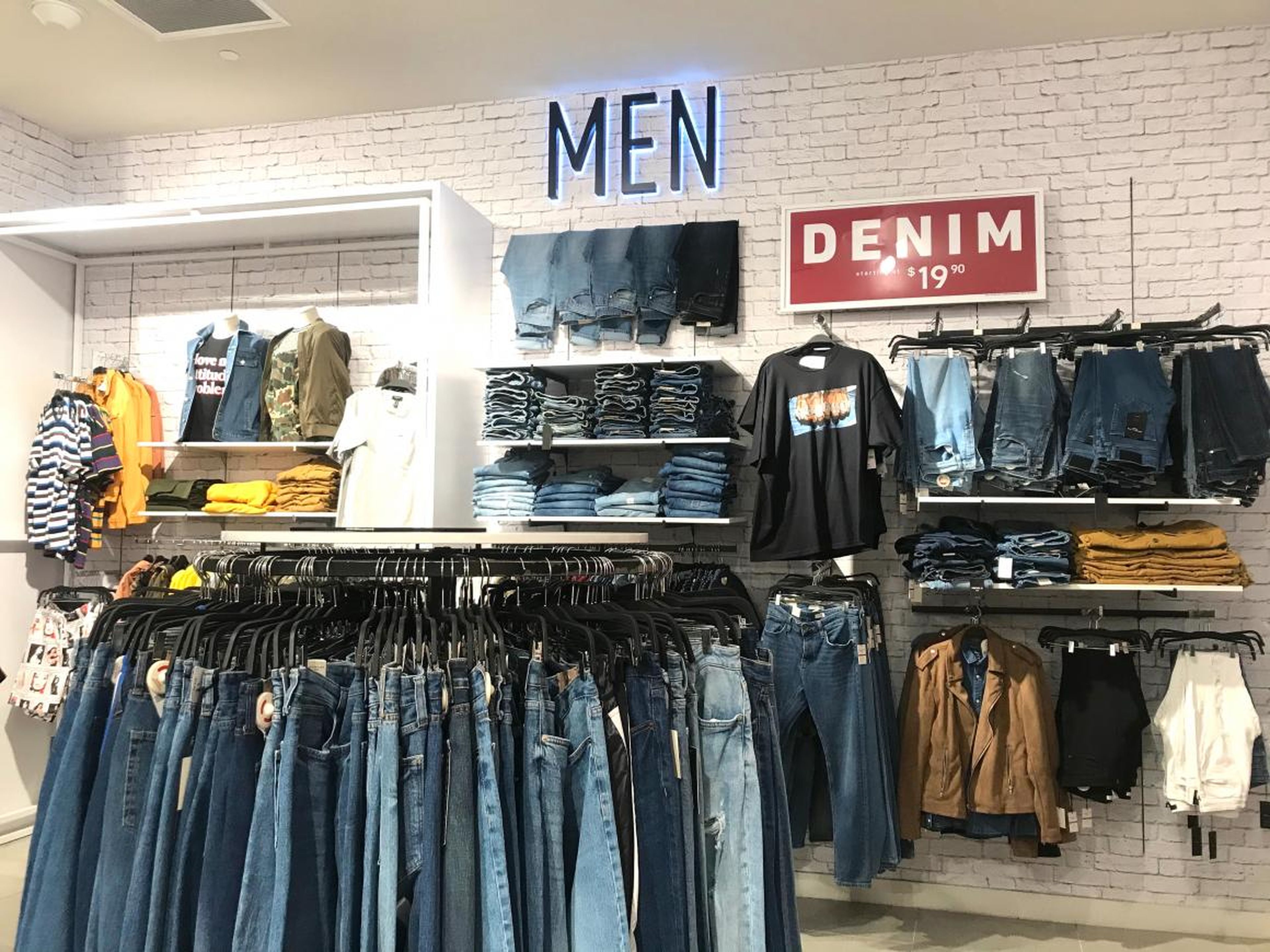 Unlike the bustling H&M men's section, the Forever 21 men's department remained largely untouched.