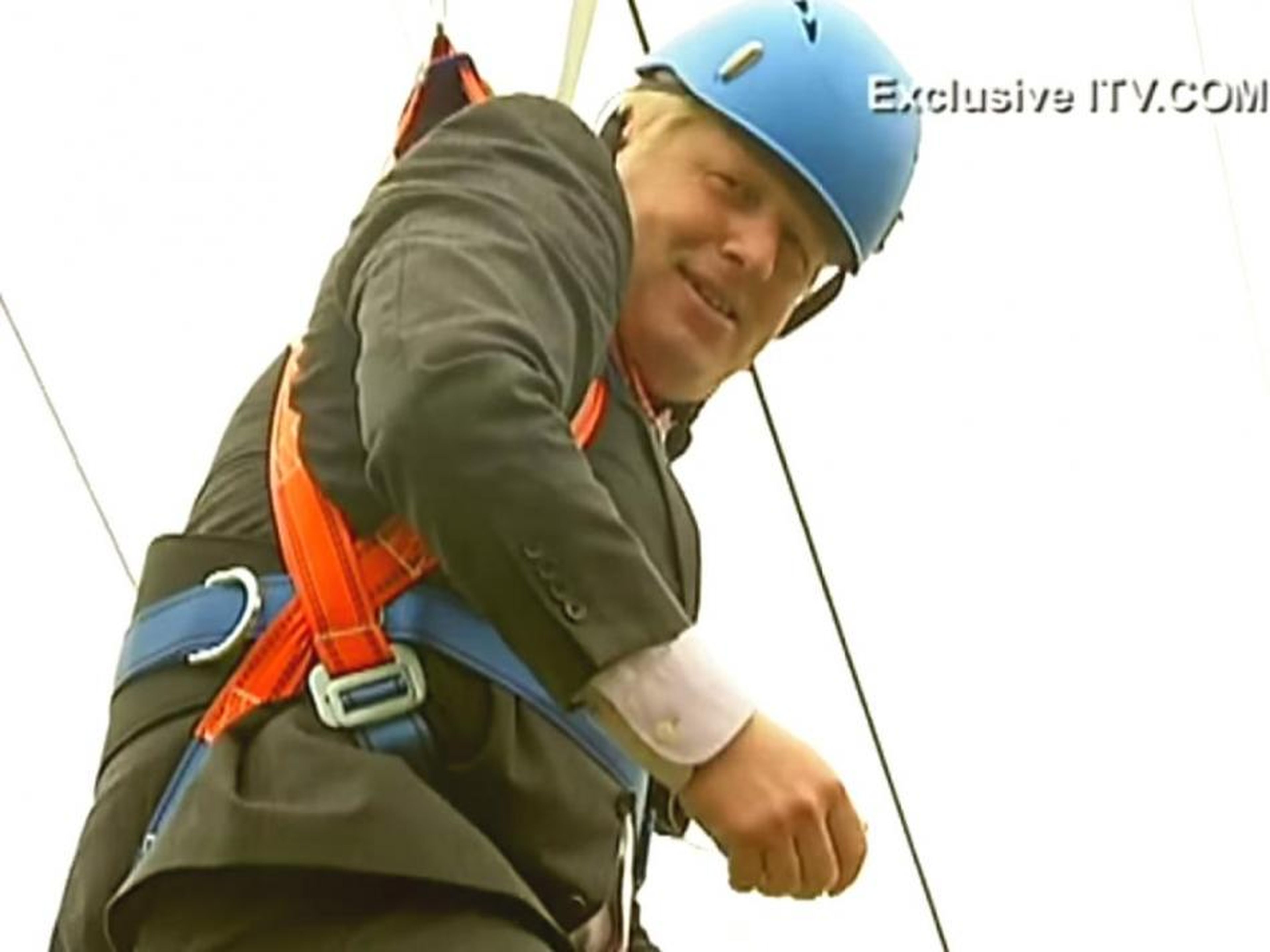 En 2012, como parte de un evento promocional para los Juegos Olímpicos, Boris se colgó en el aire con arneses de seguridad.