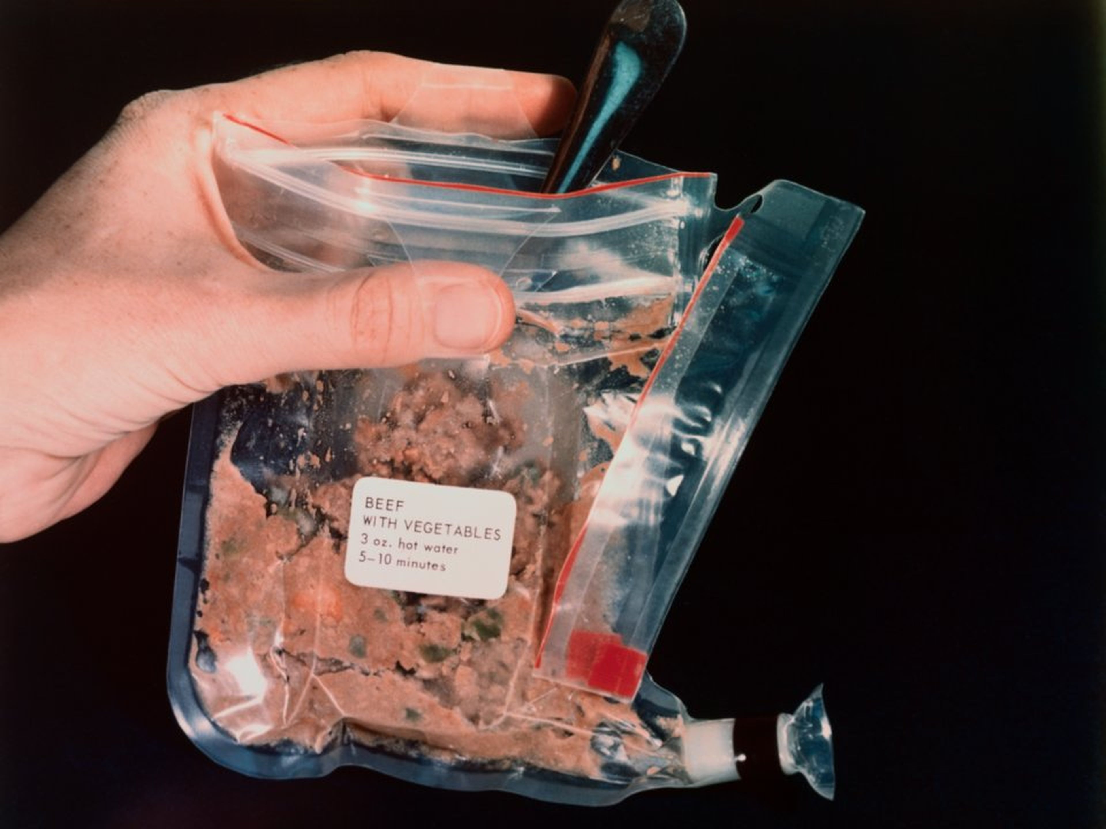 Una muestra de comida espacial en la misión de aterrizaje lunar del Apolo 11.