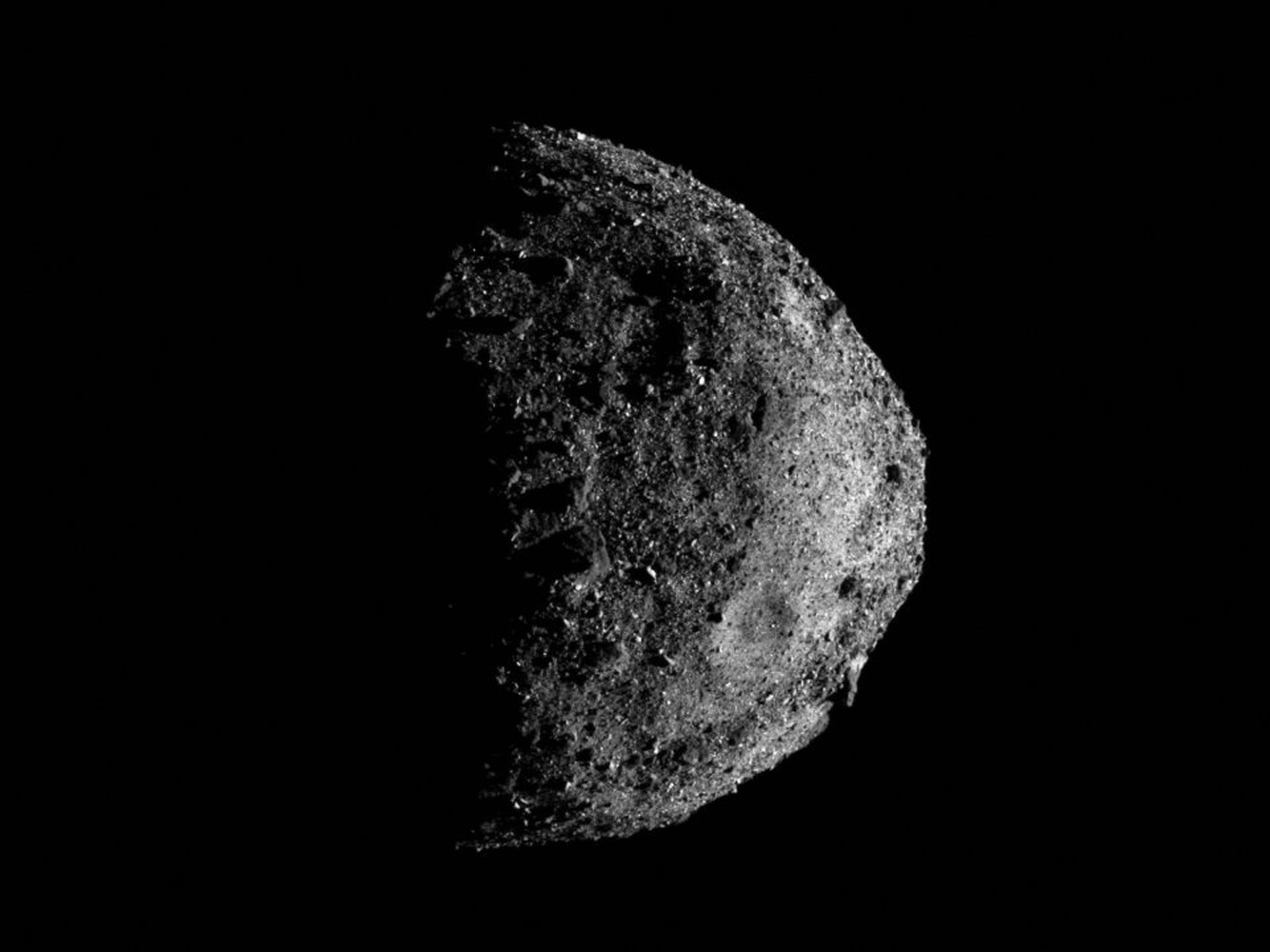 El asteroide Bennu en una imagen capturada por el generador de imágenes MapCam de OSIRIS-REx, el pasado 17 de diciembre.