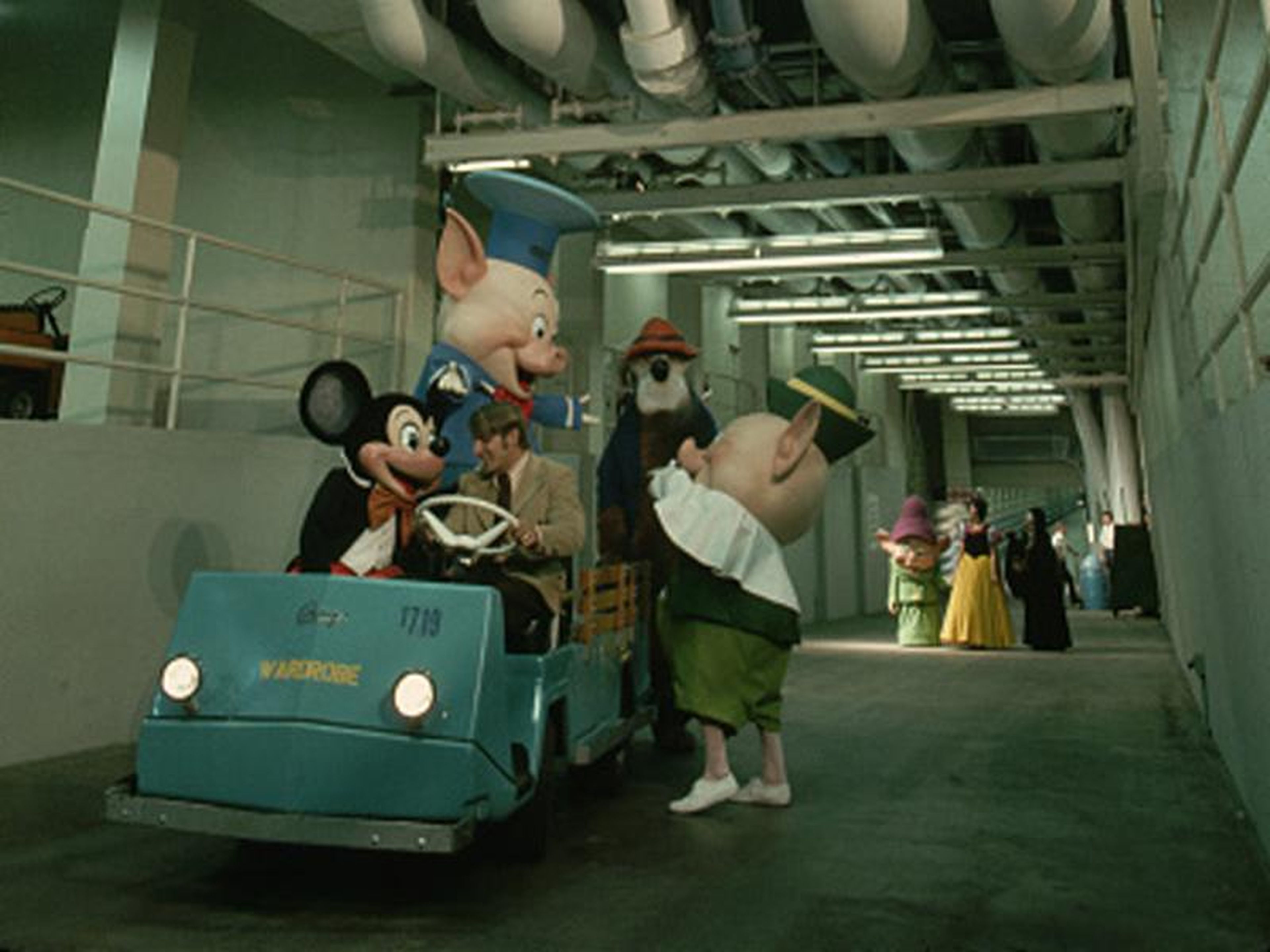 Los túneles debajo de Disney World que usan los miembros del equipo para moverse.
