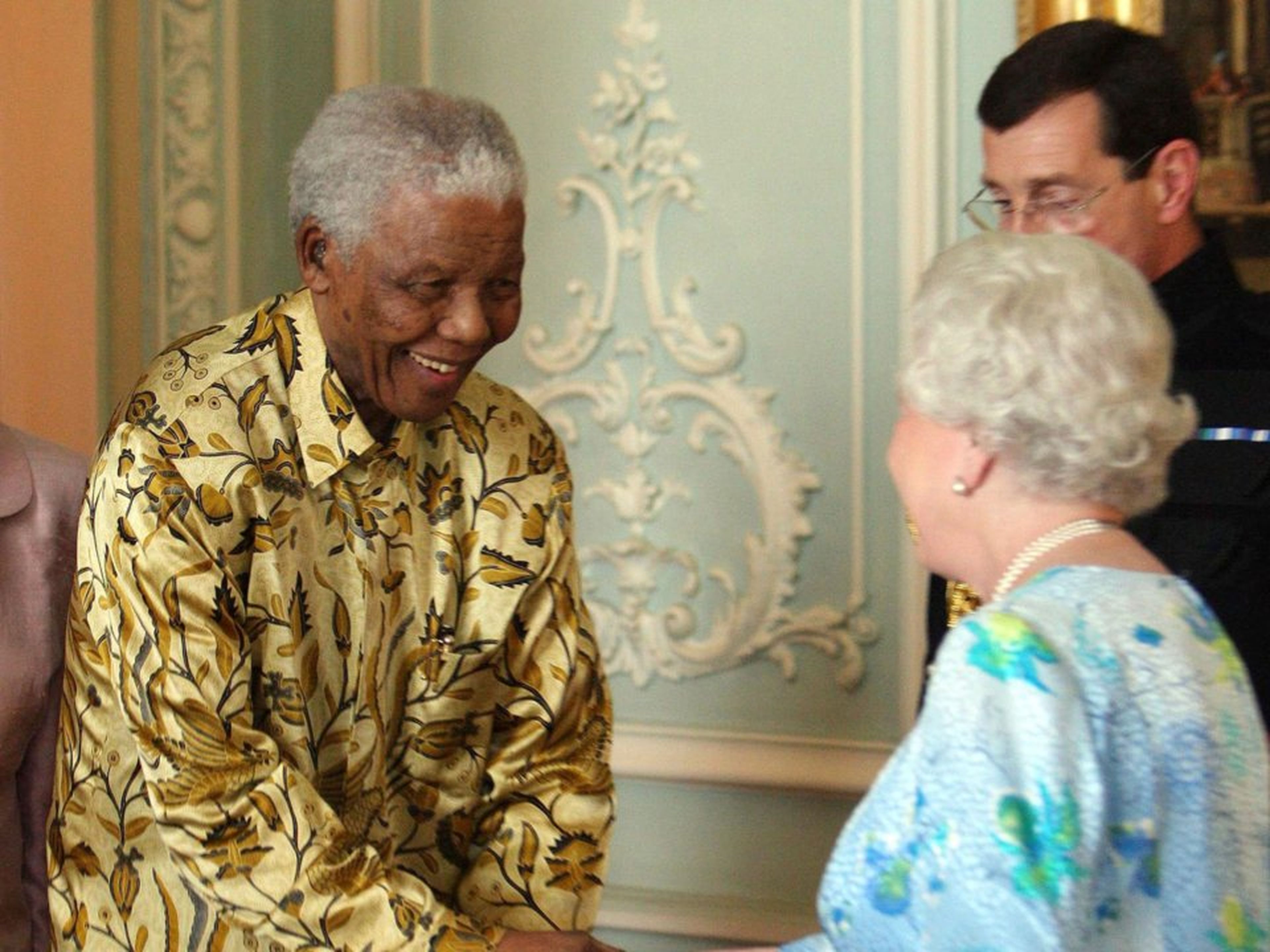 Nelson Mandela se reunió con la Reina para celebrar su 90º cumpleaños en Londres.