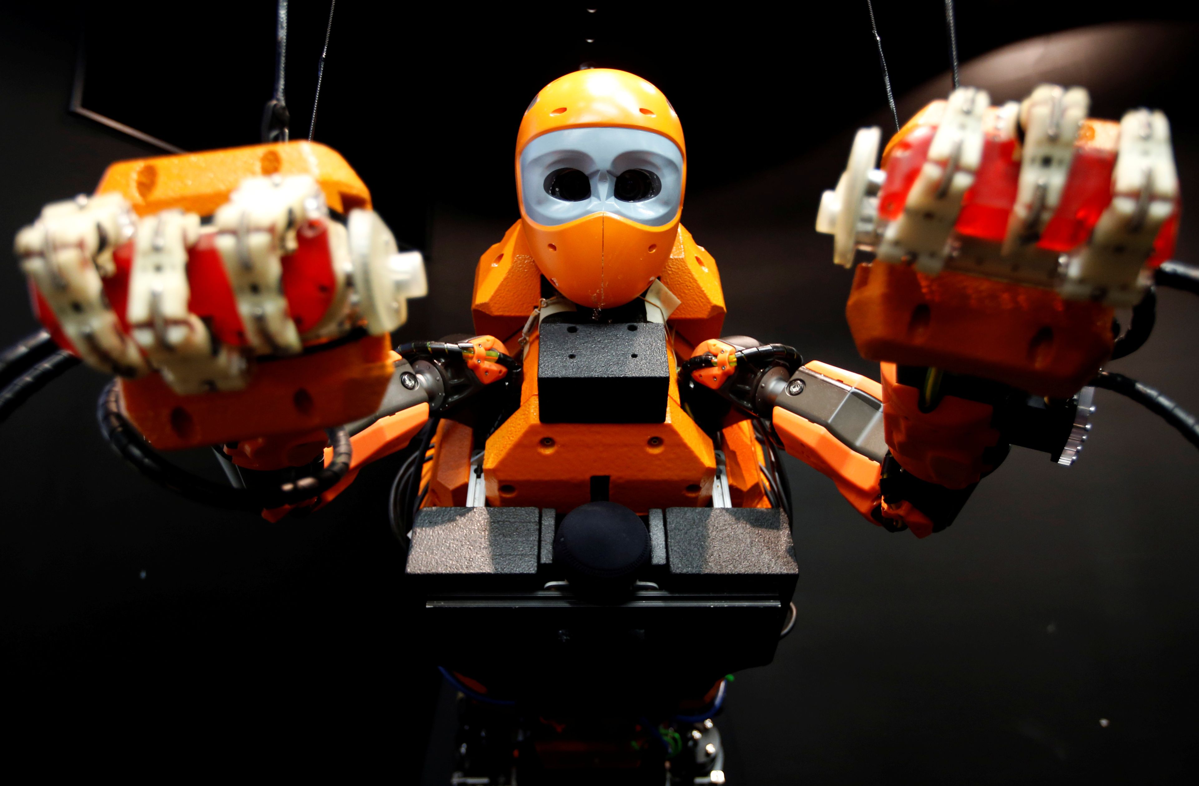OceanOne, un robot submarino diseñado para el rescate de tesoros hundidos, reparación de barcos, etc.