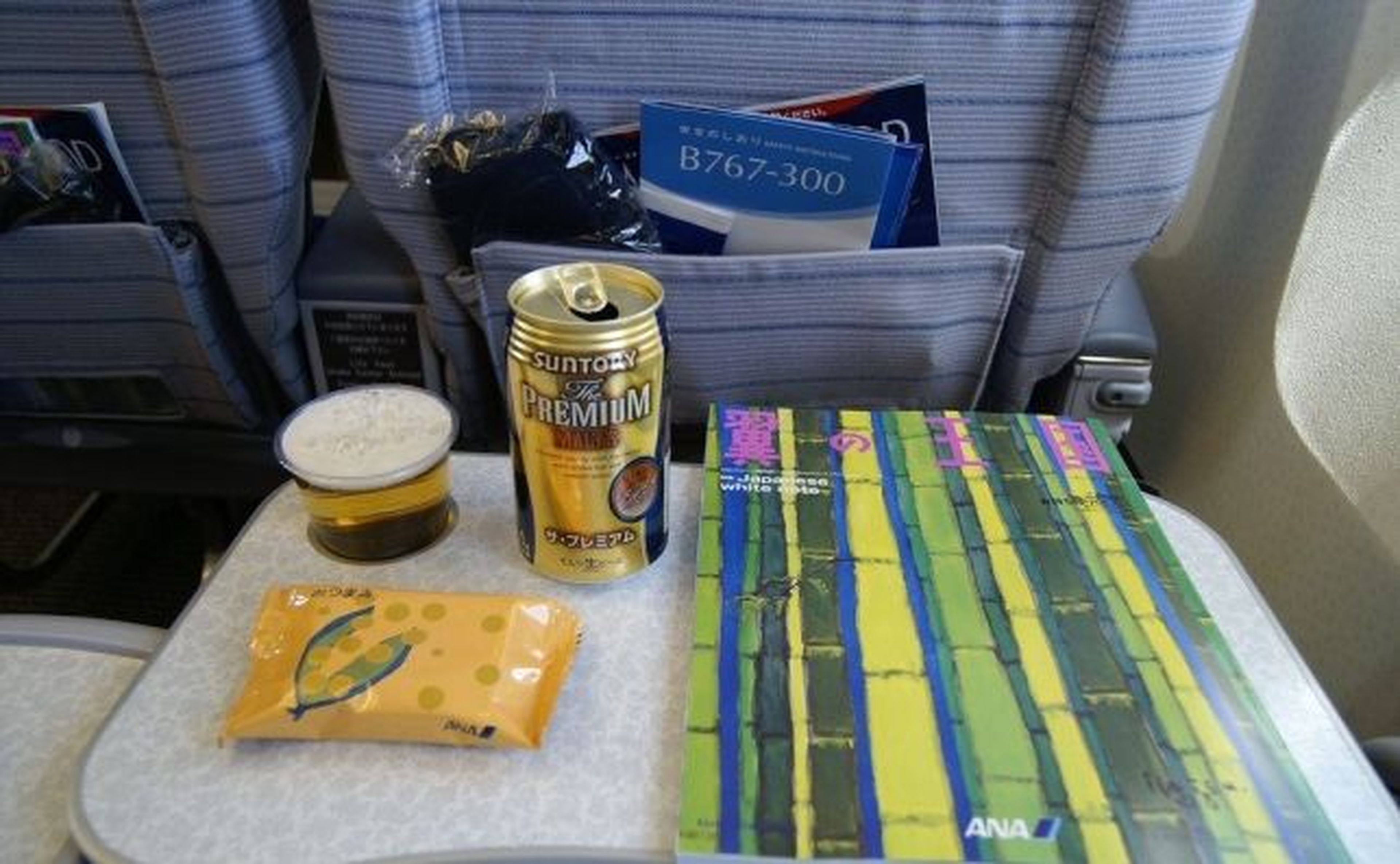 Una o dos latas de cerveza en un vuelo de 10 horas es una medida aceptada.