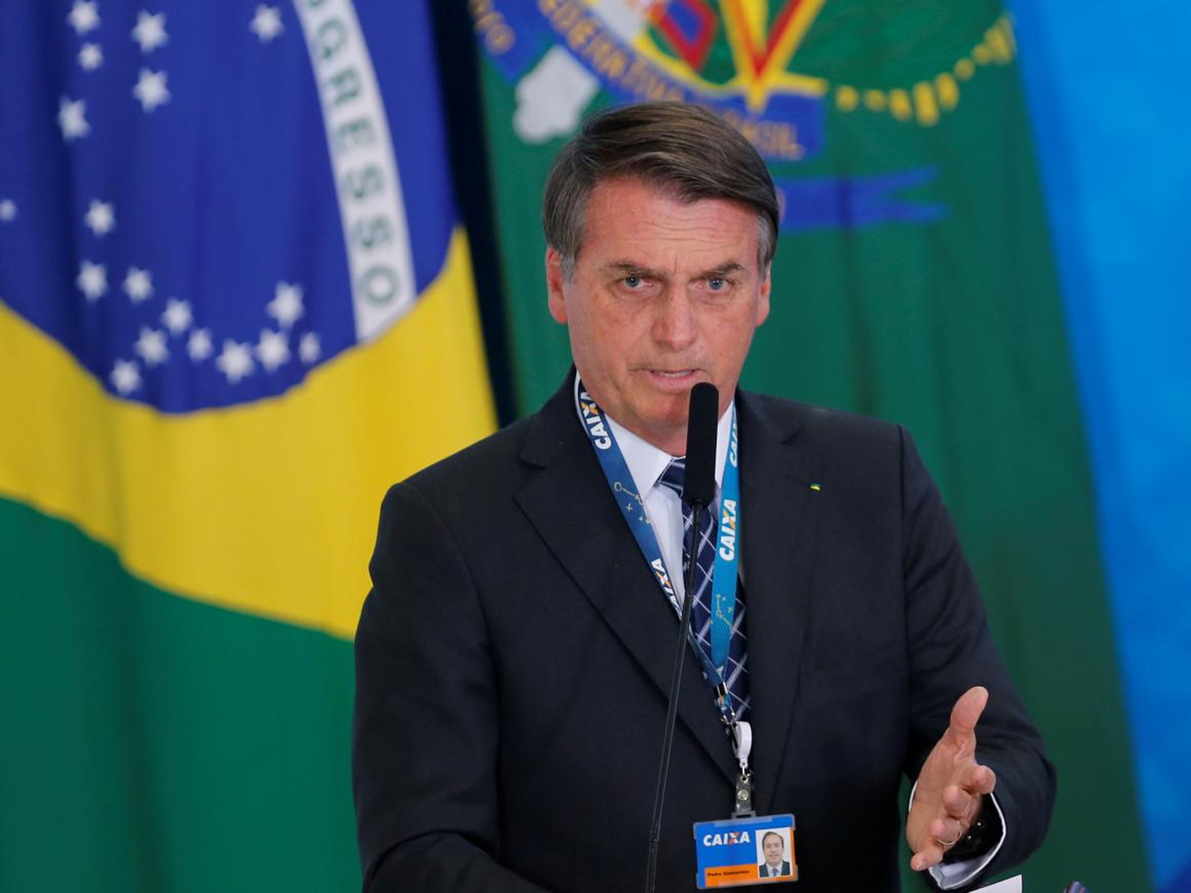 El presidente brasileño Jair Bolsonaro habla en el Palacio de Planalto en Brasilia, el 20 de agosto de 2019.