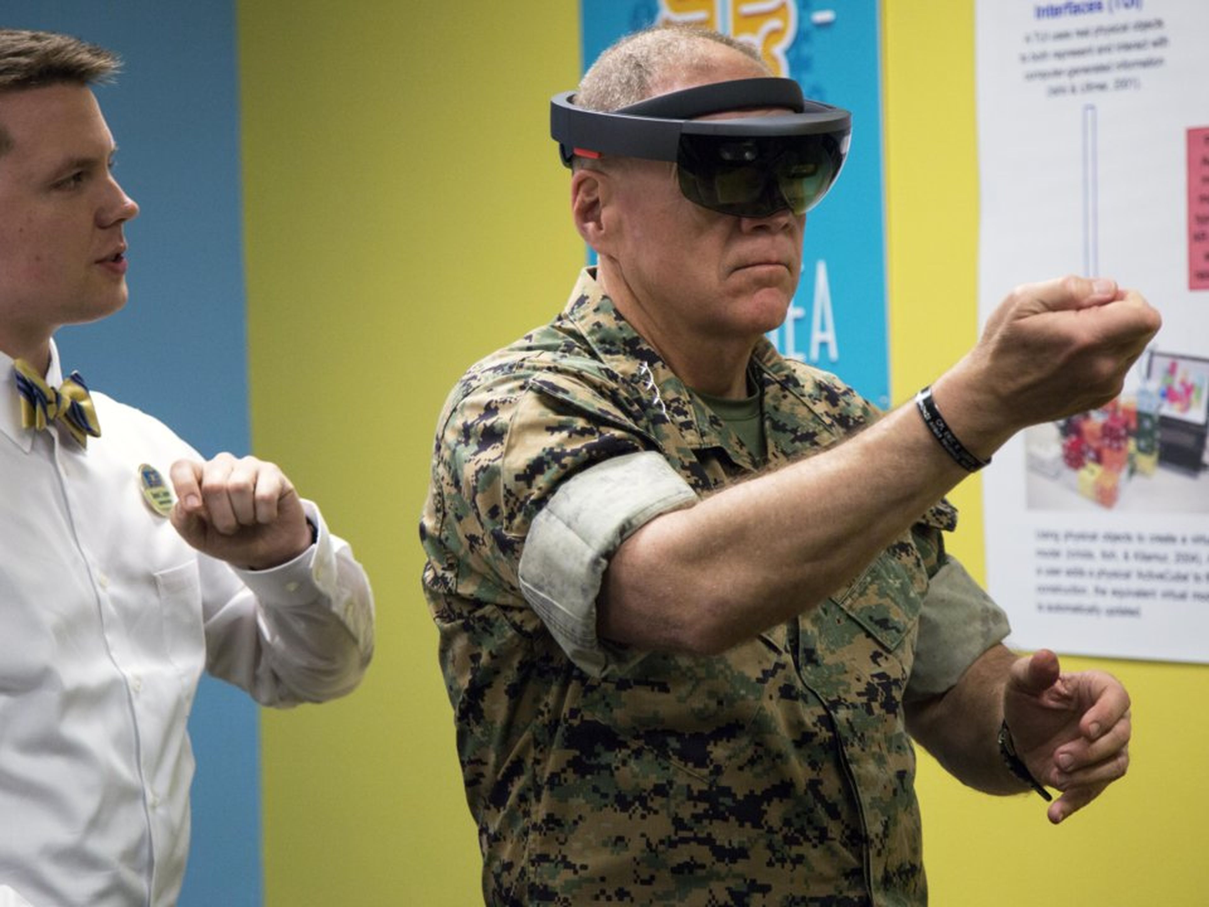 El ejército está probando gafas que emplean reconocimiento facial, así como tecnología que traduce palabras escritas como señales de tráfico.