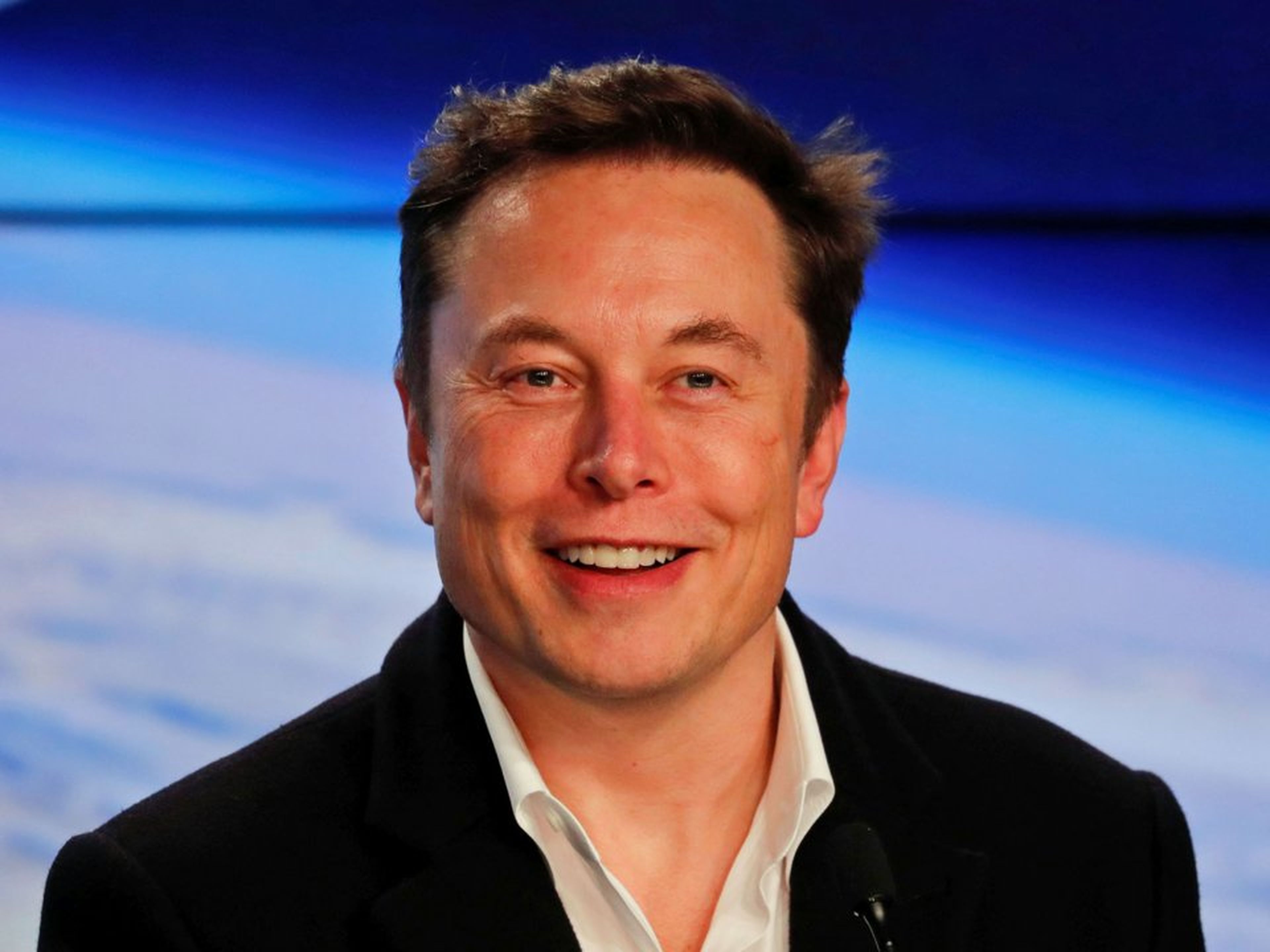 Elon Musk es el fundador y CEO de SpaceX, así como el cofundador y CEO de Tesla.