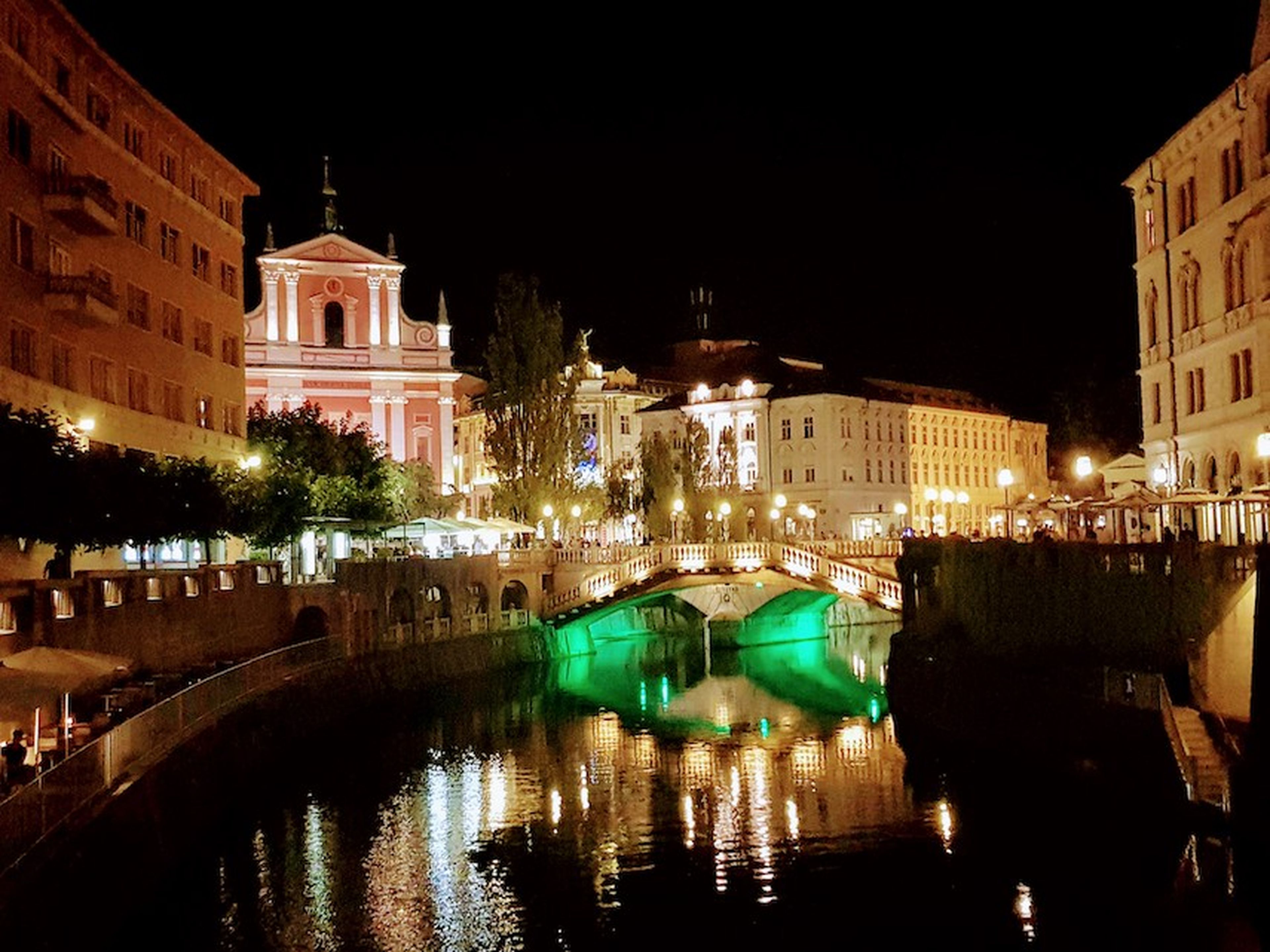 Liubliana y el Puente Triple por la noche