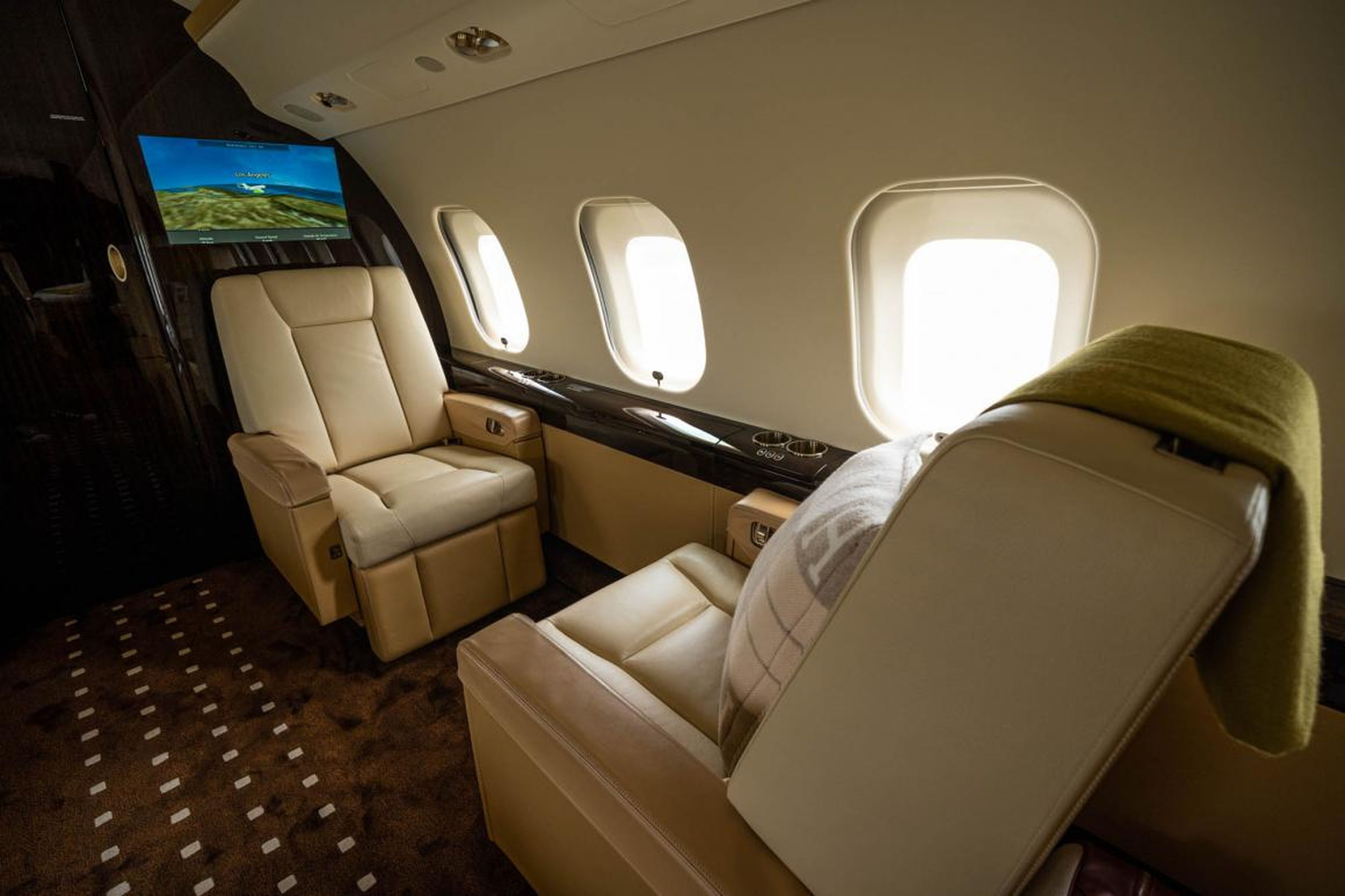 The Global 6000 has a number of features to help passengers stay comfortable.