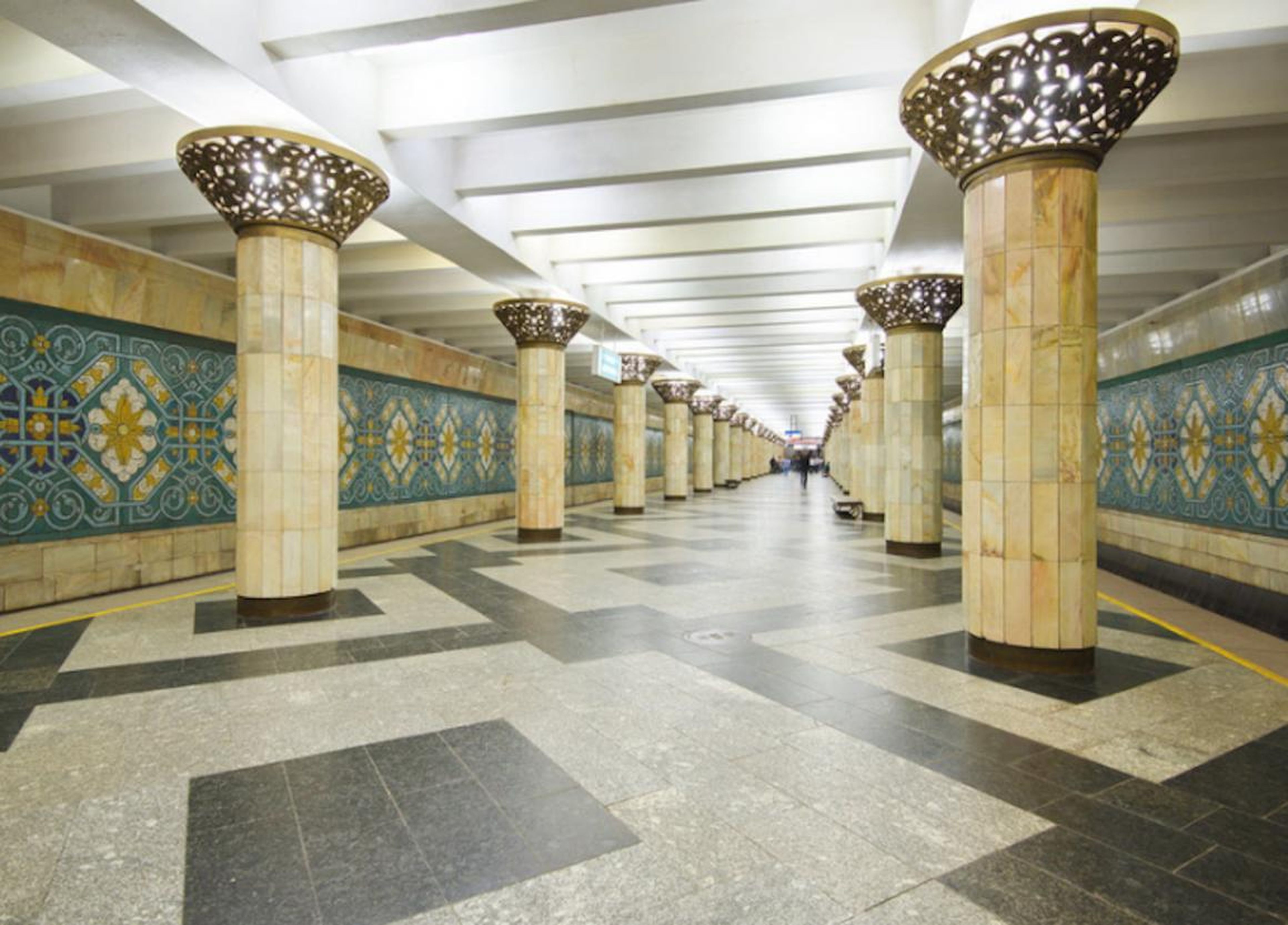 Lots of the stations have themes. The Pakhtakor Station's columns resemble foliage and it has mosaics of cotton balls in a reference to the country's cotton picking industry.