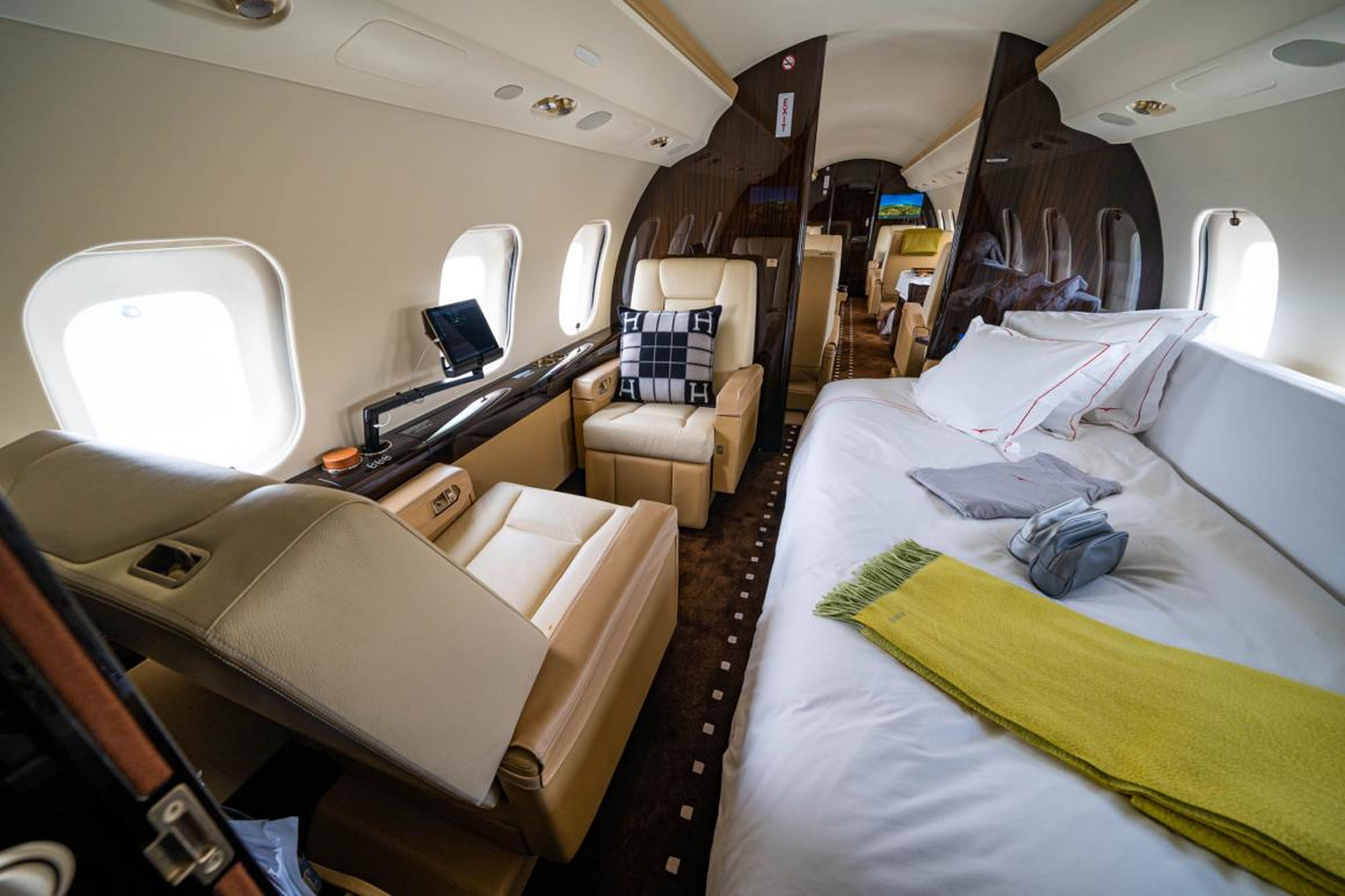 ... Or a bedroom. Flohr typically uses this configuration to be able to catch some sleep on overnight flights.