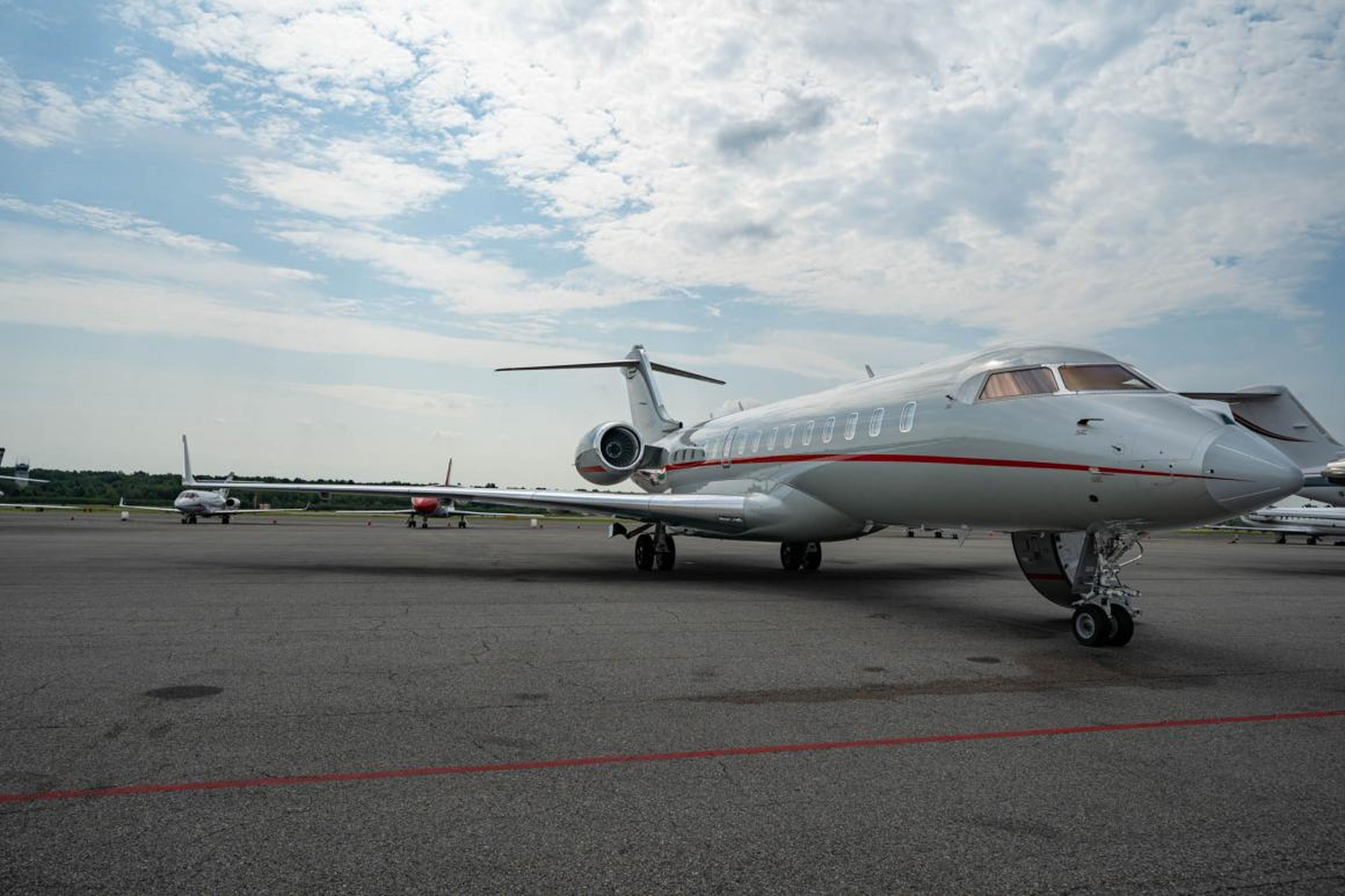 This particular Global 6000, registration 9H-VTD, belongs to VistaJet, a global private air charter company.