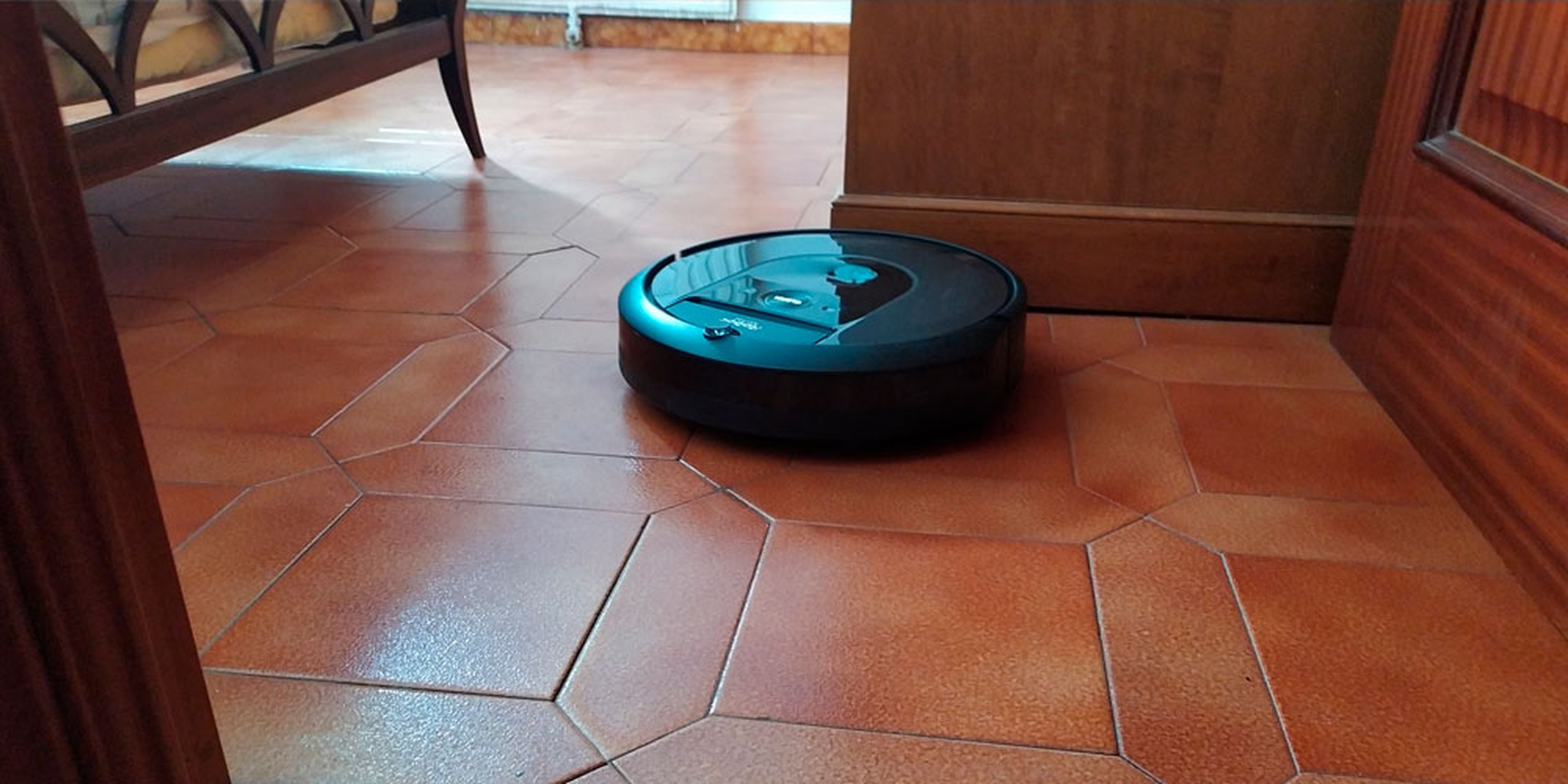 Roomba i7+  Análisis y Opiniones del robot aspirador que se