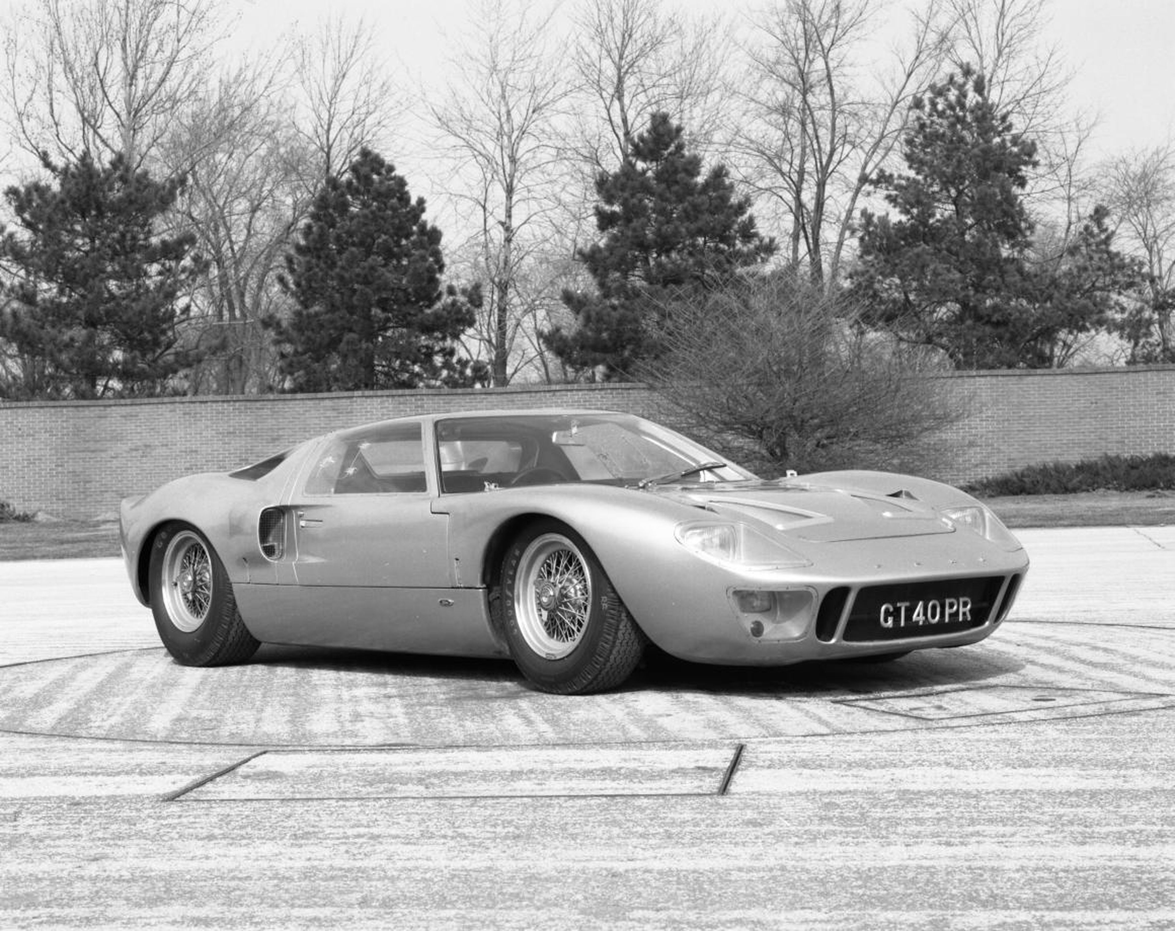 By 1966, Ford's challenger for Ferrari's cars was ready. The legendary GT40 was set to race at Le Mans.