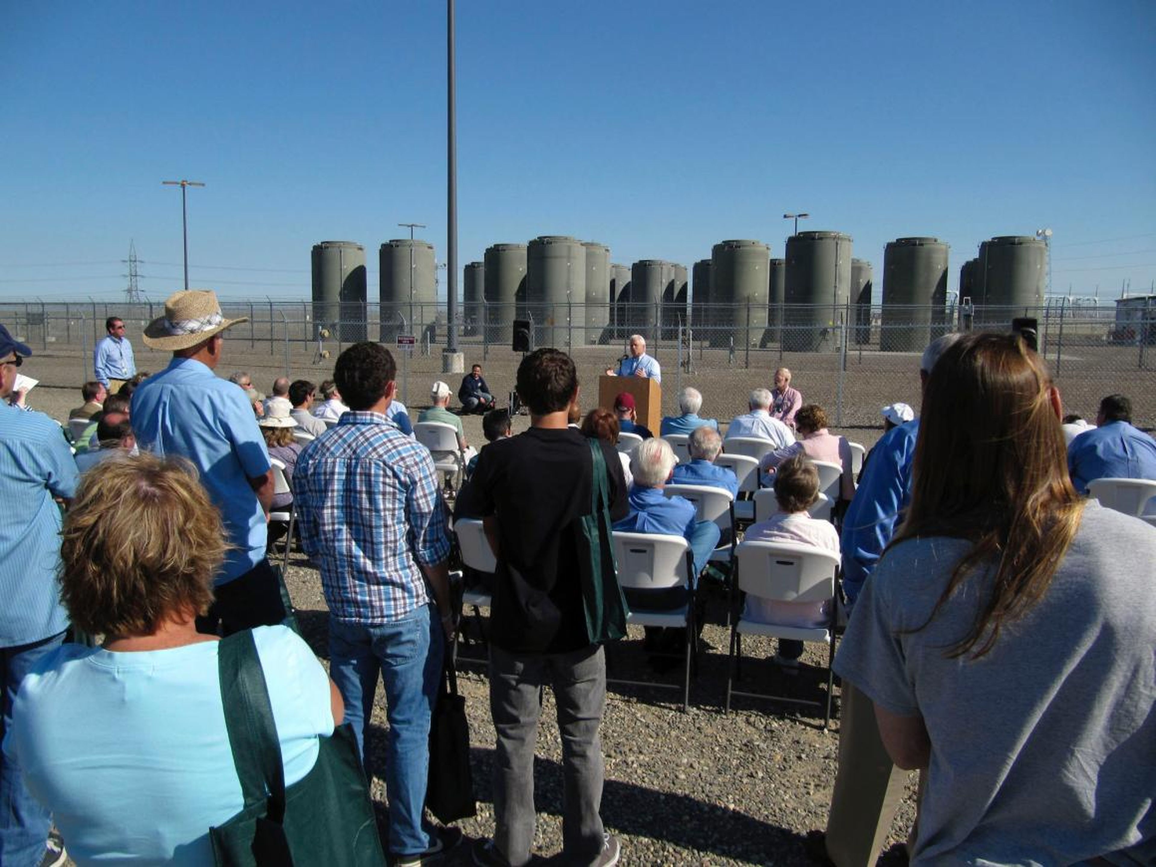 Alrededor de 80 personas conocen los contenedores de almacenamiento que contienen combustible nuclear gastado.