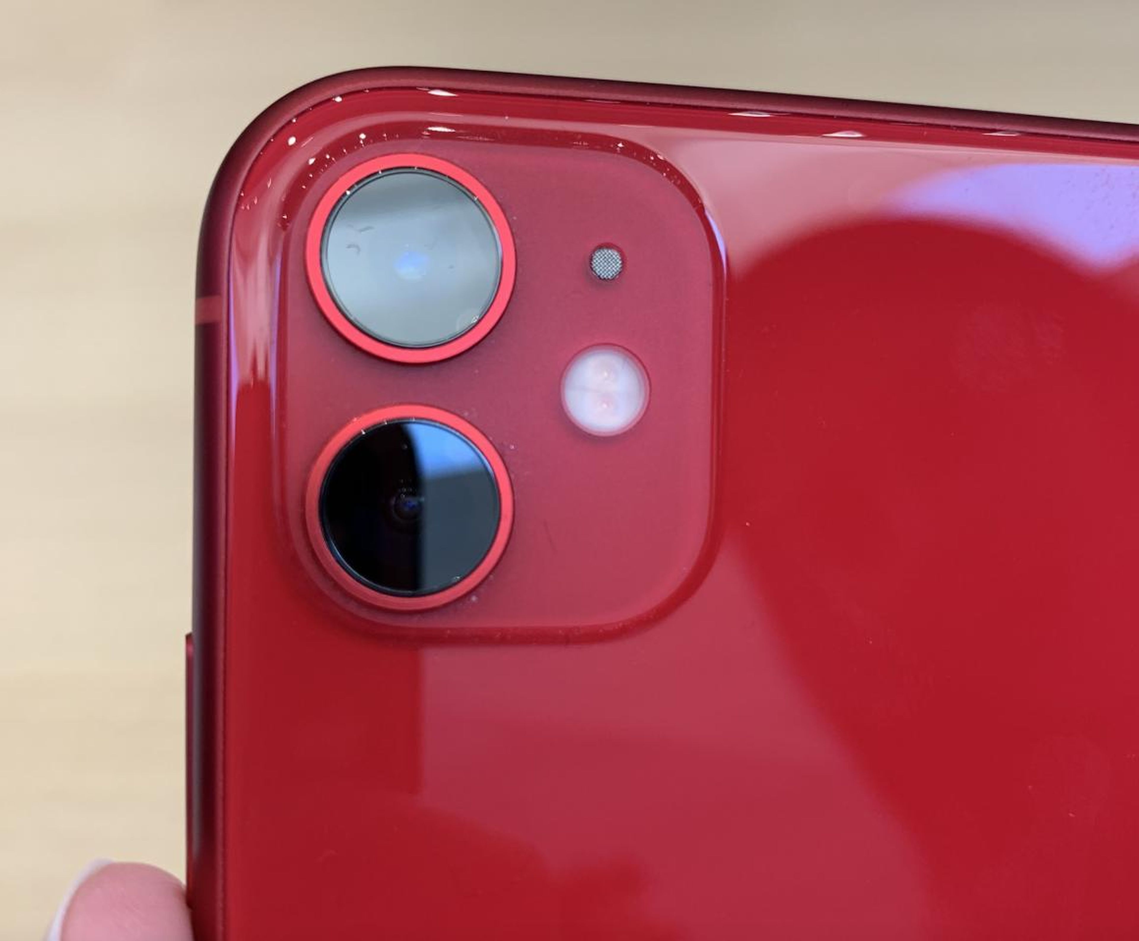 El iPhone 11 en color rojo.