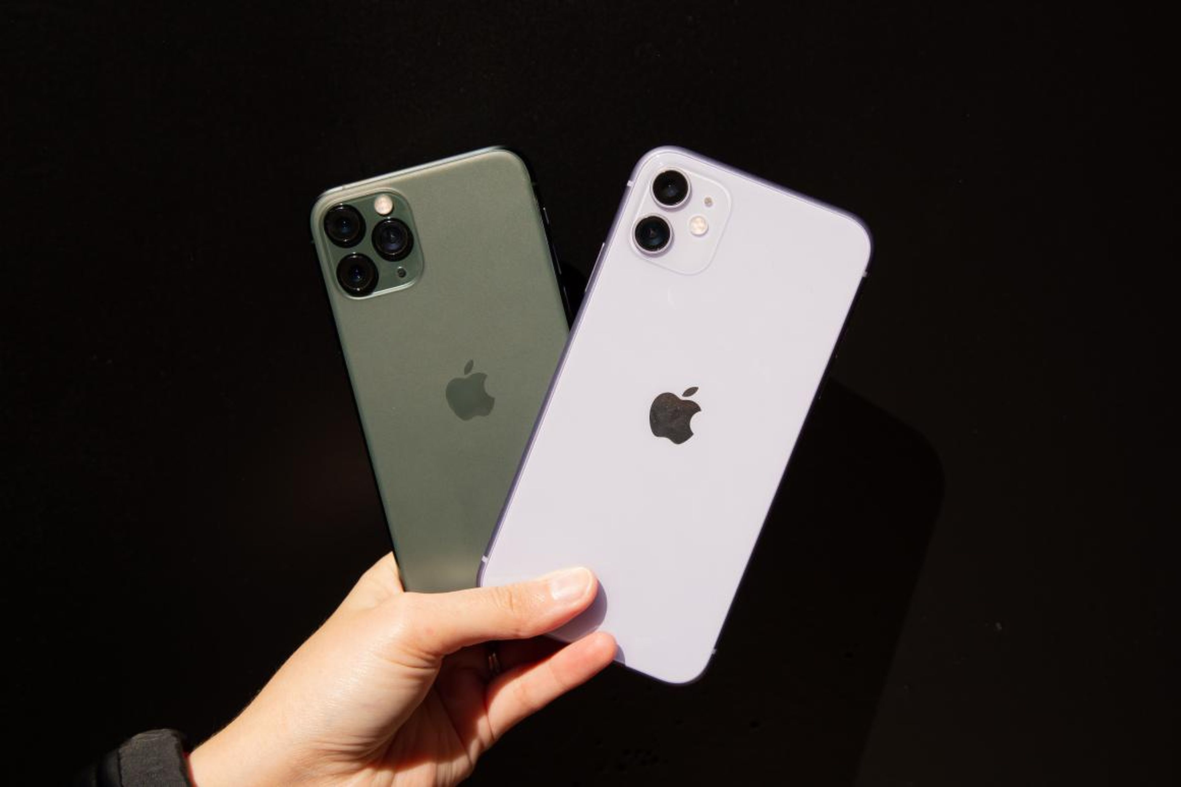 Choosing between the iPhone 11 and the iPhone 11 Pro: