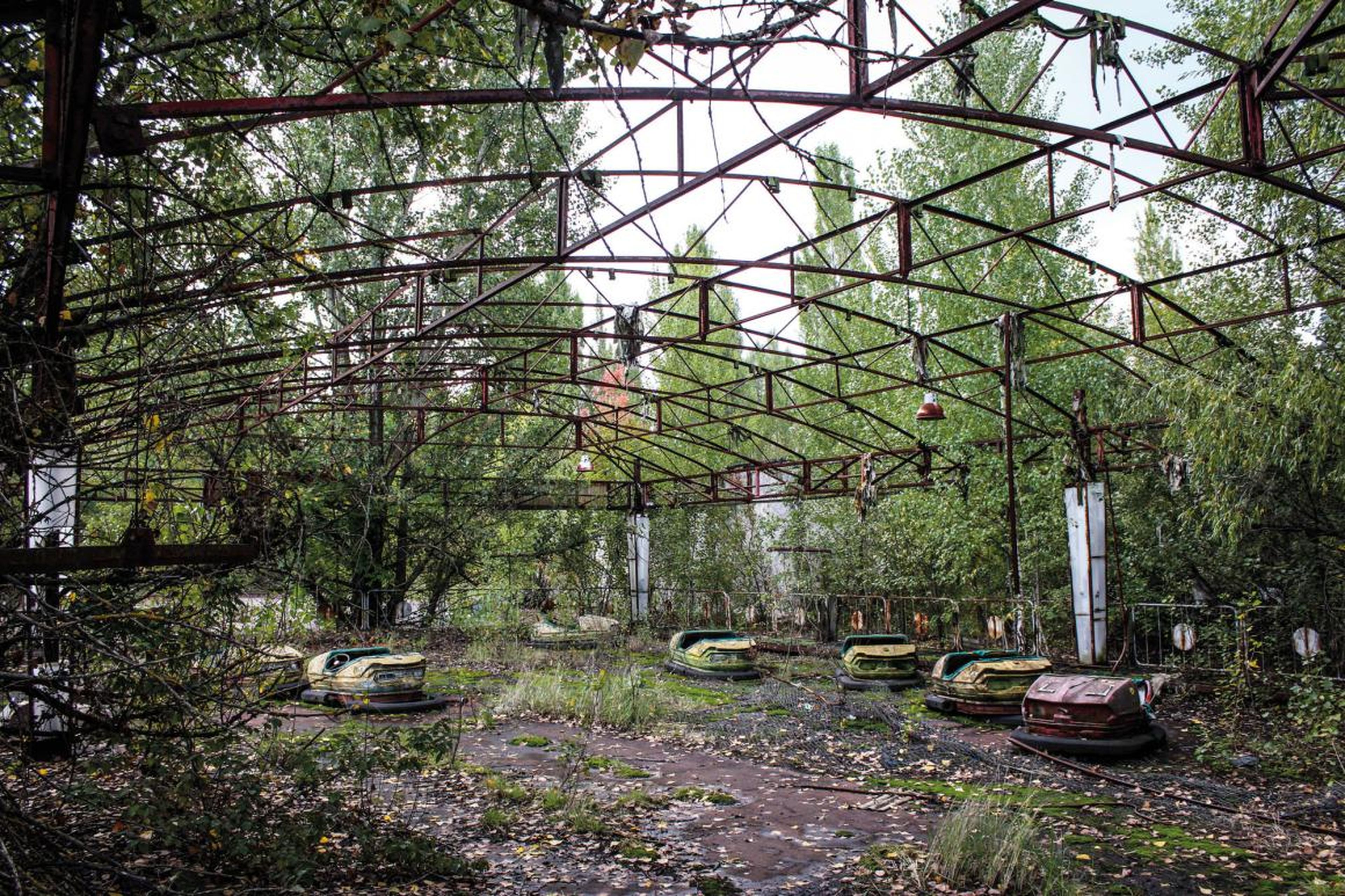 El parque de atracciones Prípiat, que estaba programado para abrir cinco días después del accidente de Chernóbil, nunca pudo dar la bienvenida oficial a los visitantes.