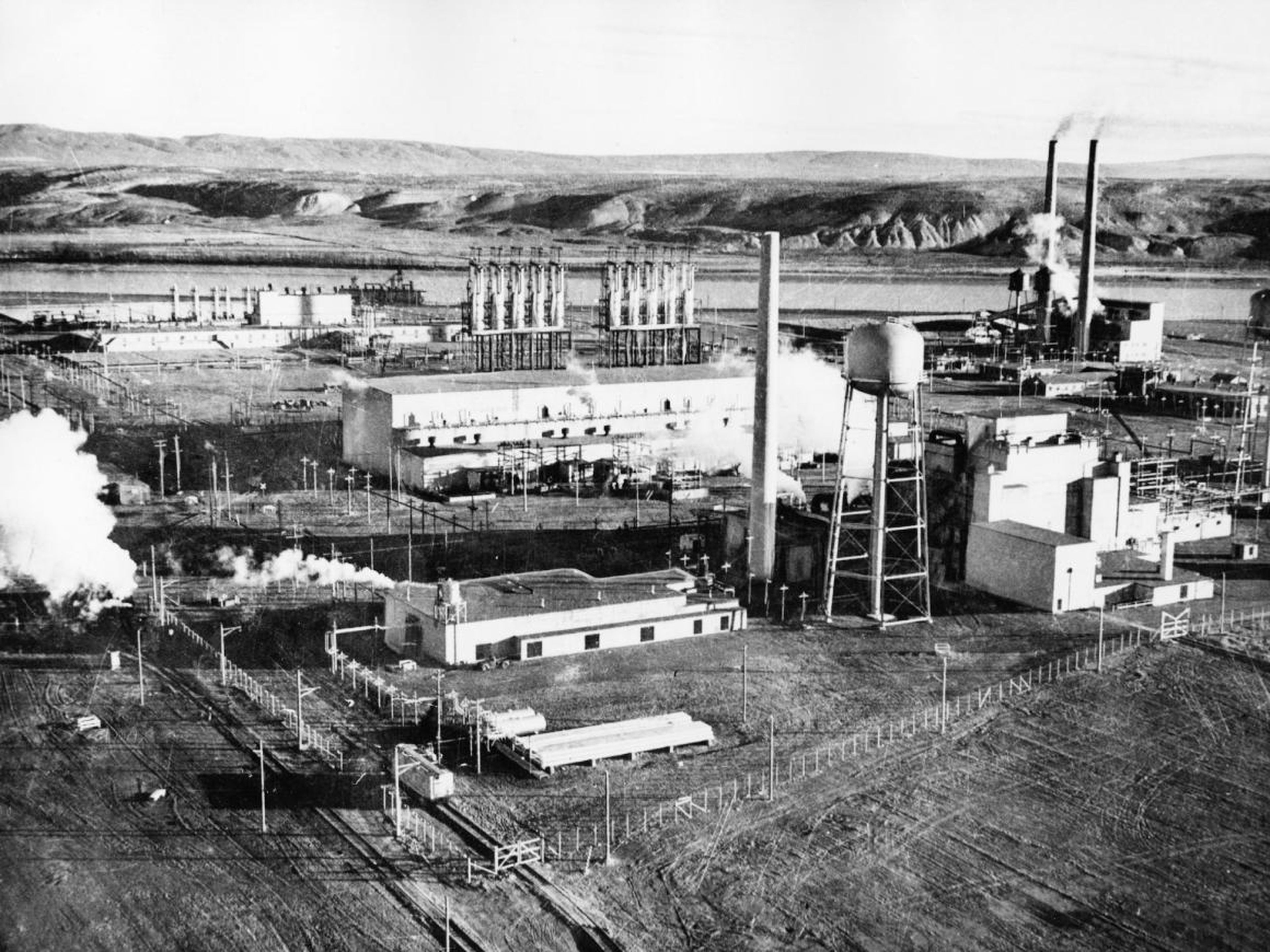 Una de las áreas de la planta de Hanford Engineering cerca de Pasco, Wash, donde se producen armas nucleares, en 1945.